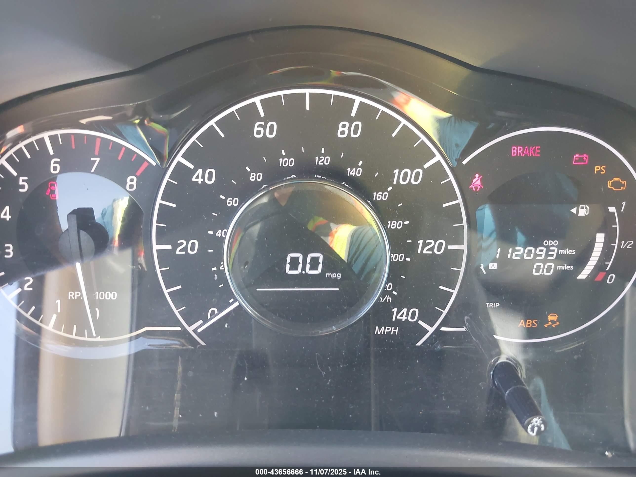 NISSAN VERSA image 7