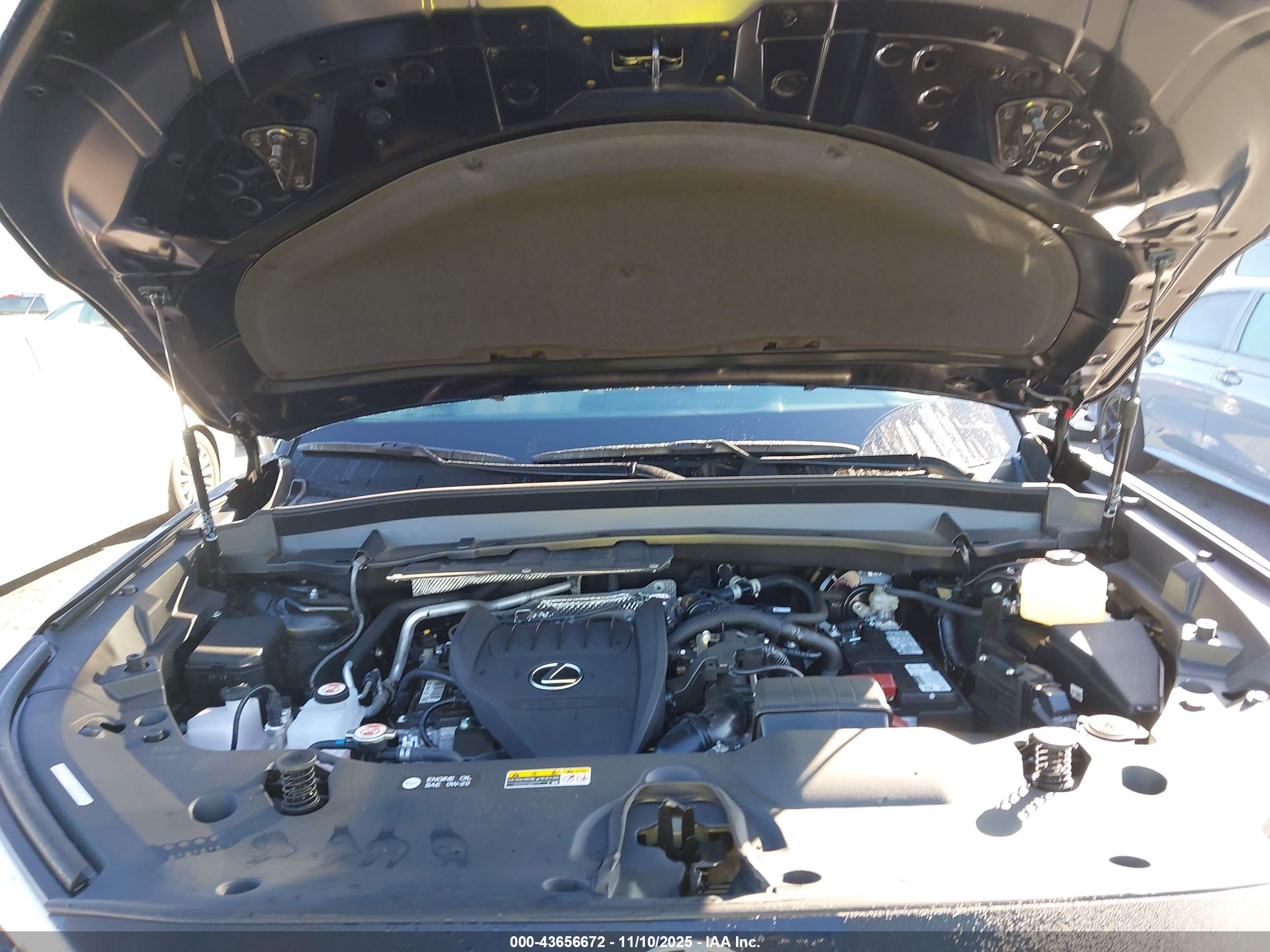 LEXUS TX image 10
