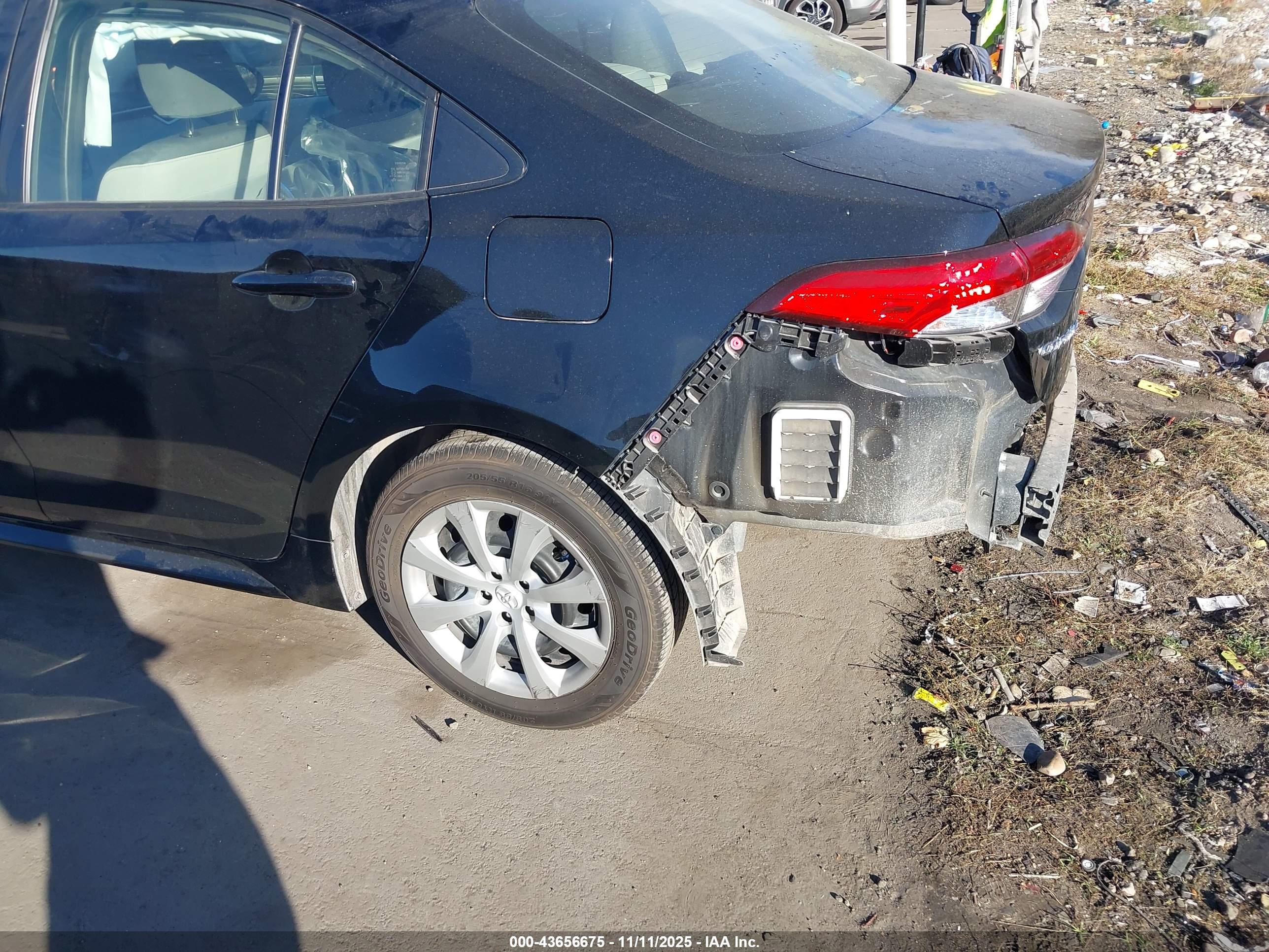 TOYOTA COROLLA image 6