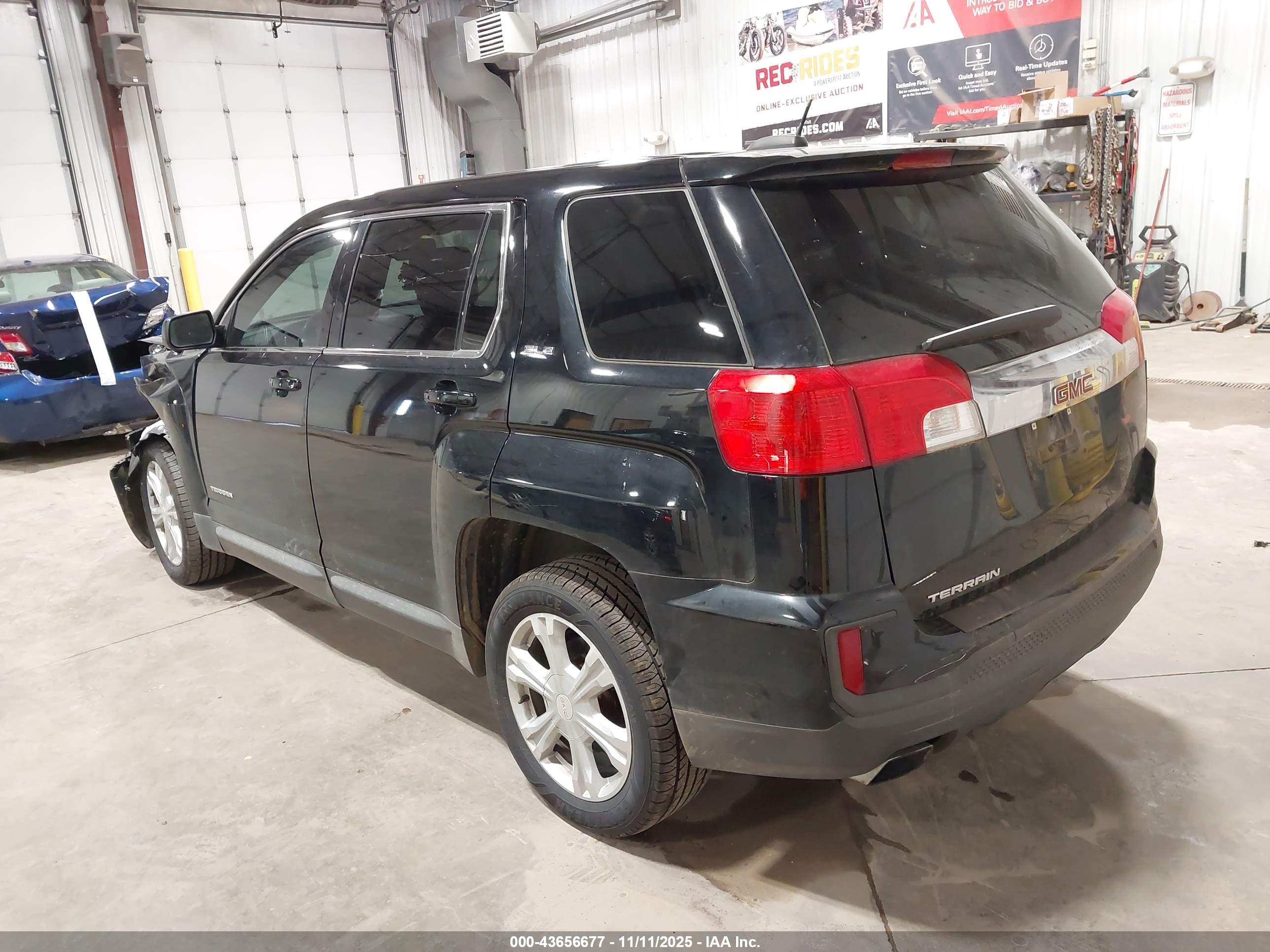 GMC TERRAIN image 3