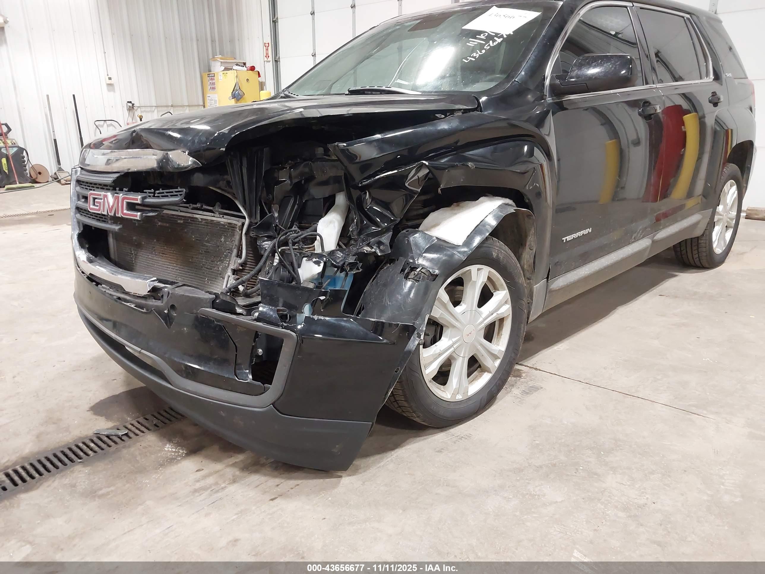GMC TERRAIN image 6