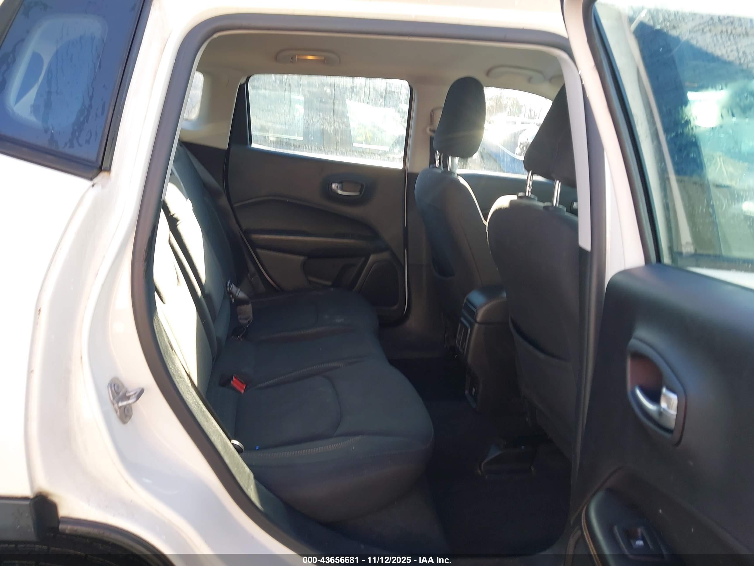 JEEP COMPASS image 8
