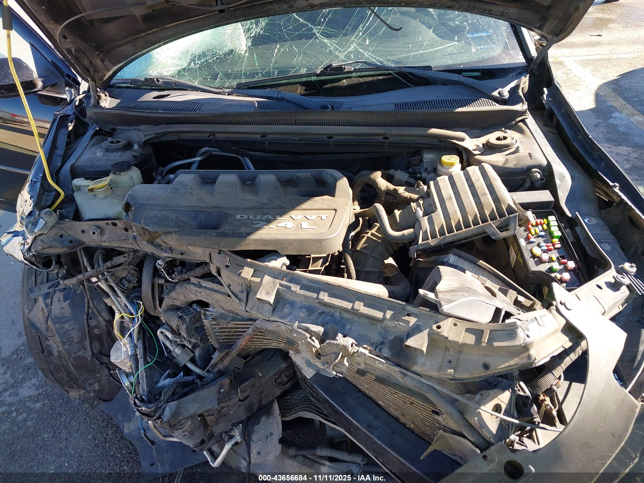 CHRYSLER 200 image 10