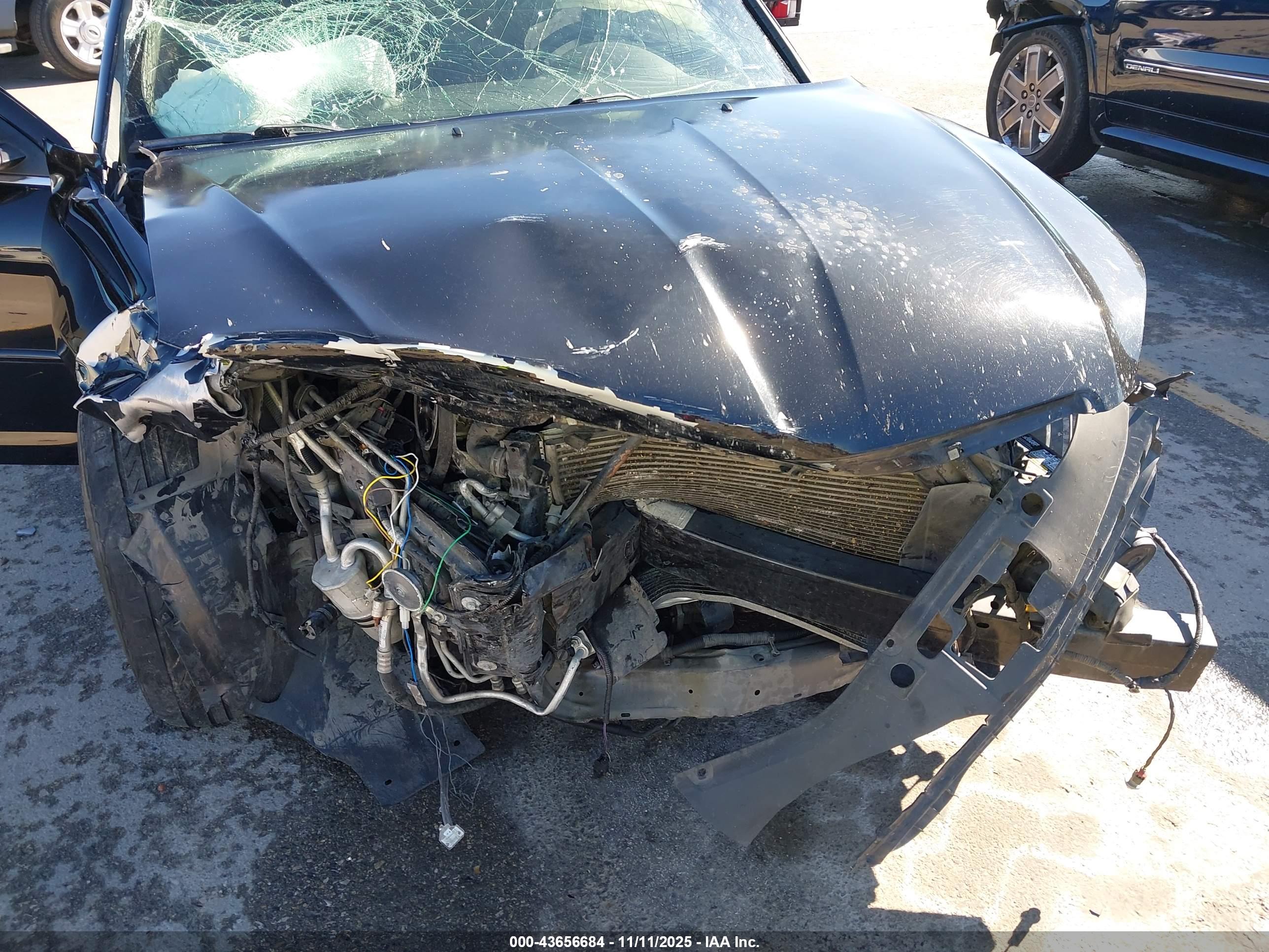 CHRYSLER 200 image 6