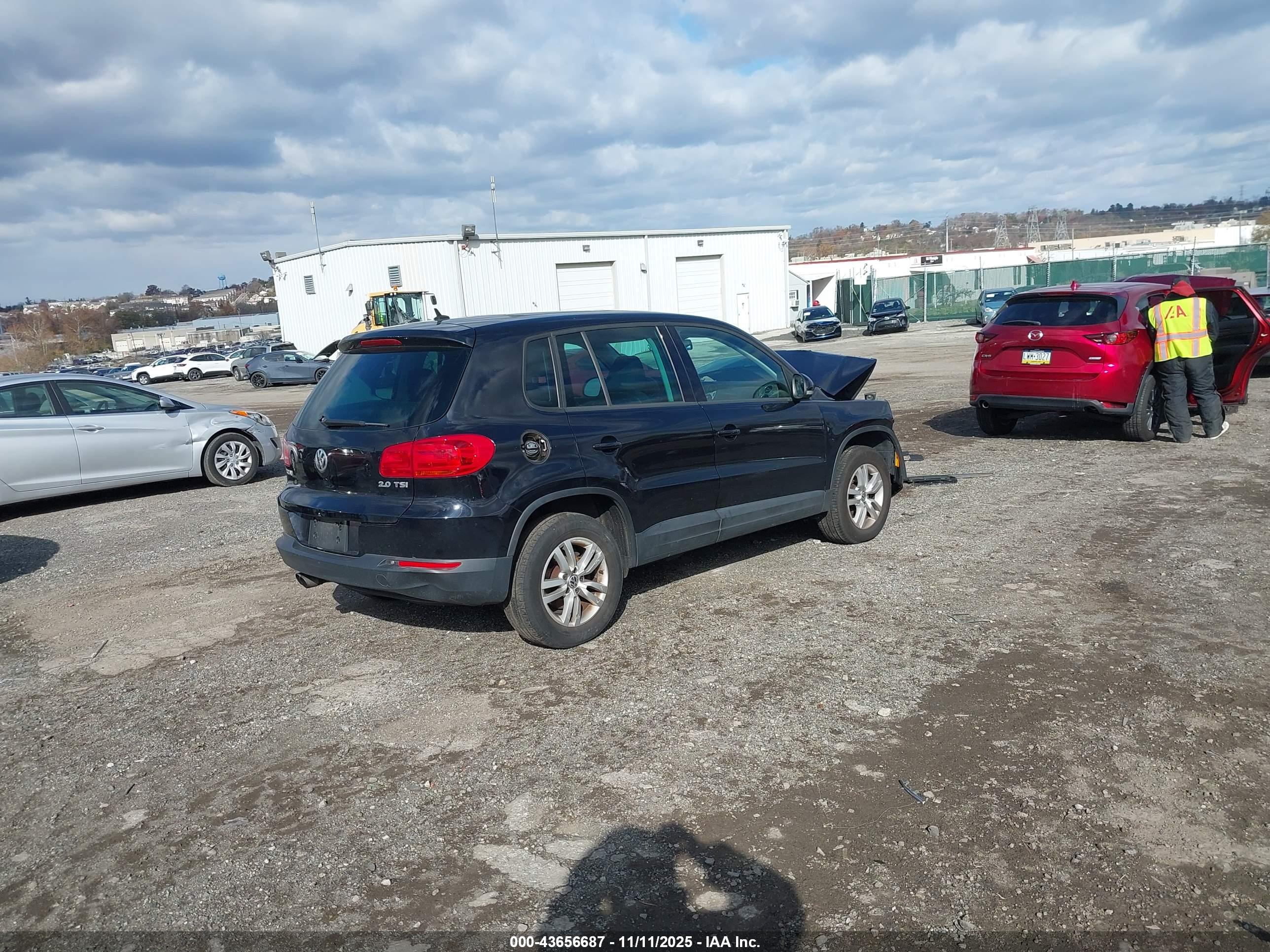 VOLKSWAGEN TIGUAN image 4