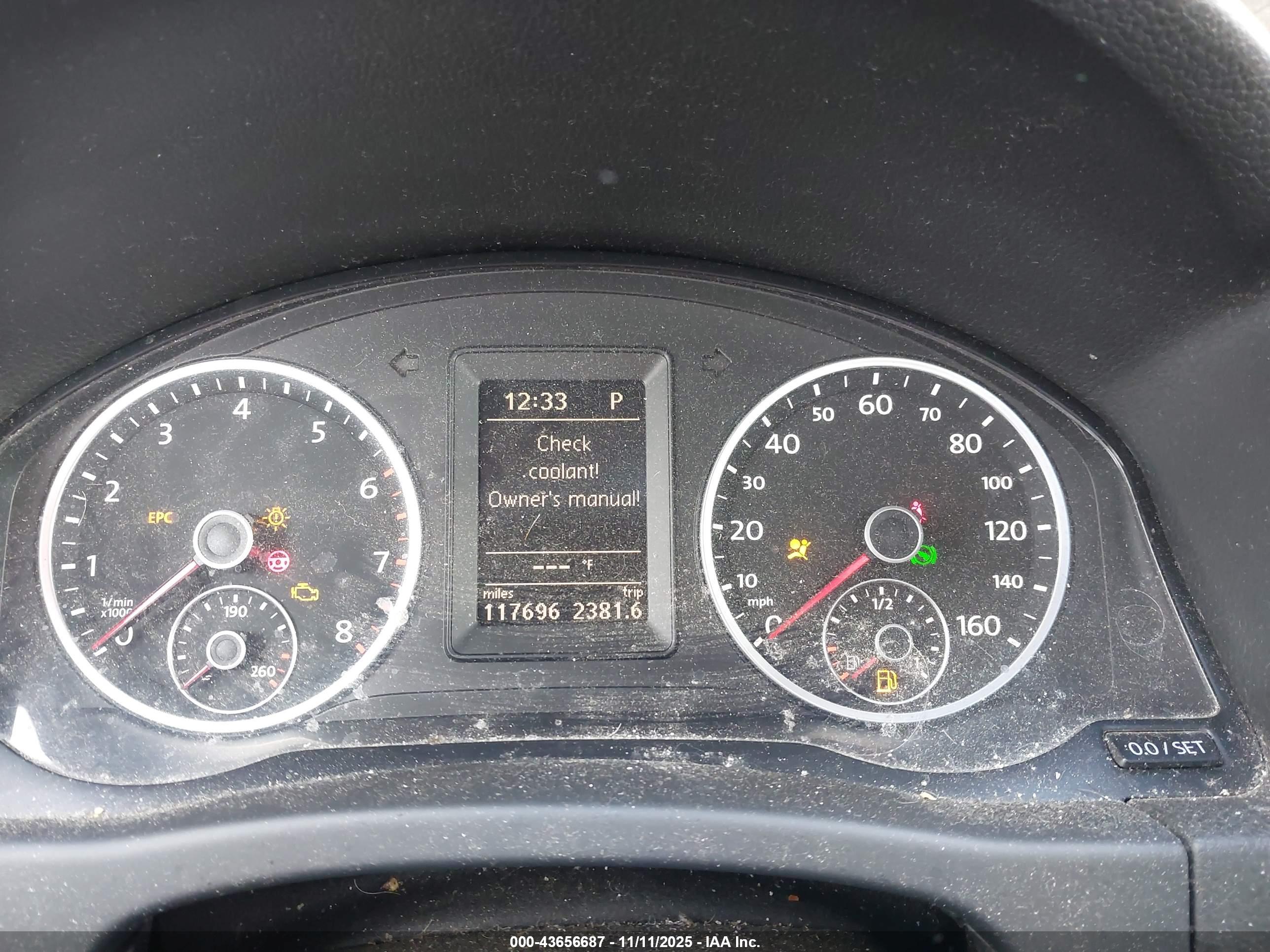 VOLKSWAGEN TIGUAN image 7