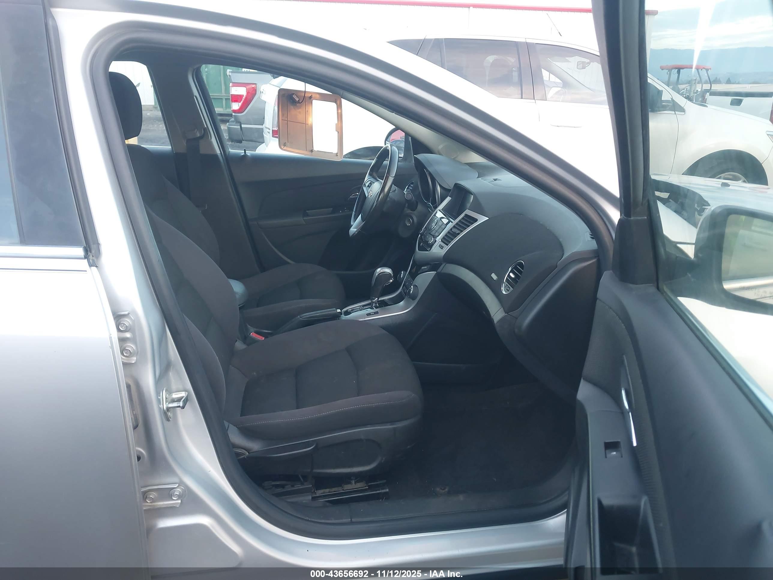 CHEVROLET CRUZE image 5