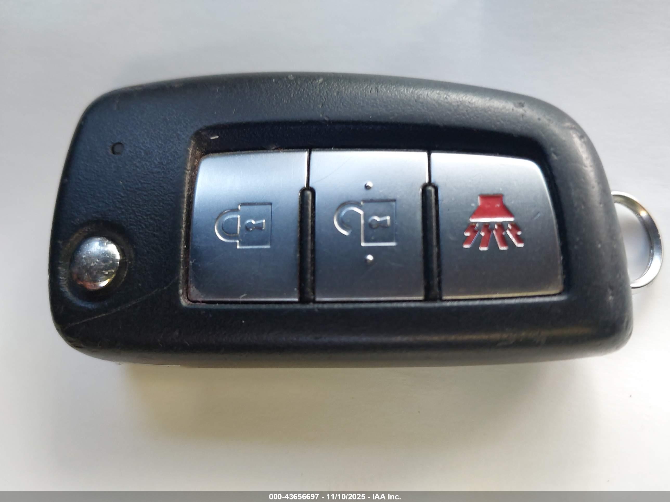 NISSAN ROGUE image 11