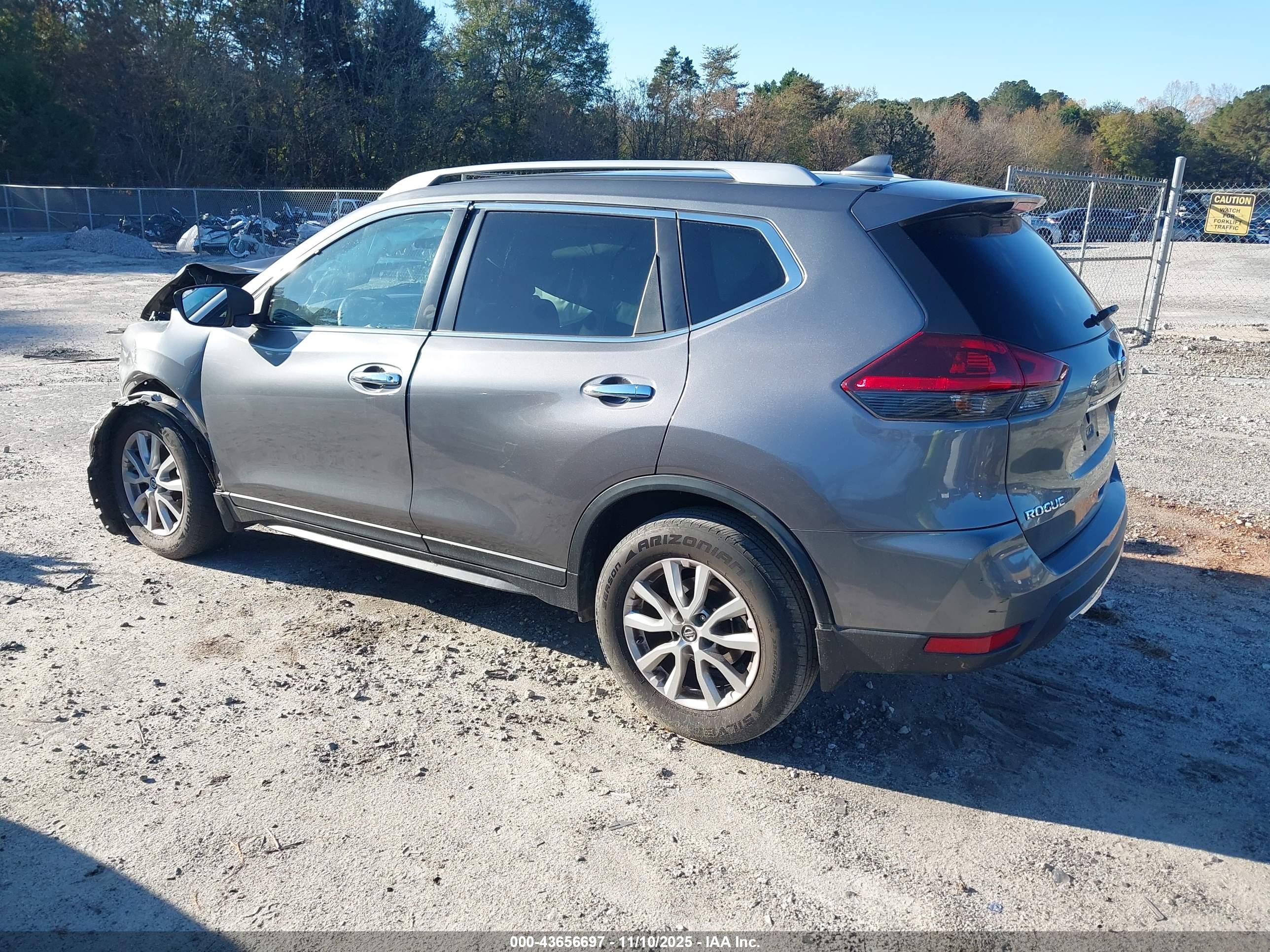 NISSAN ROGUE image 3