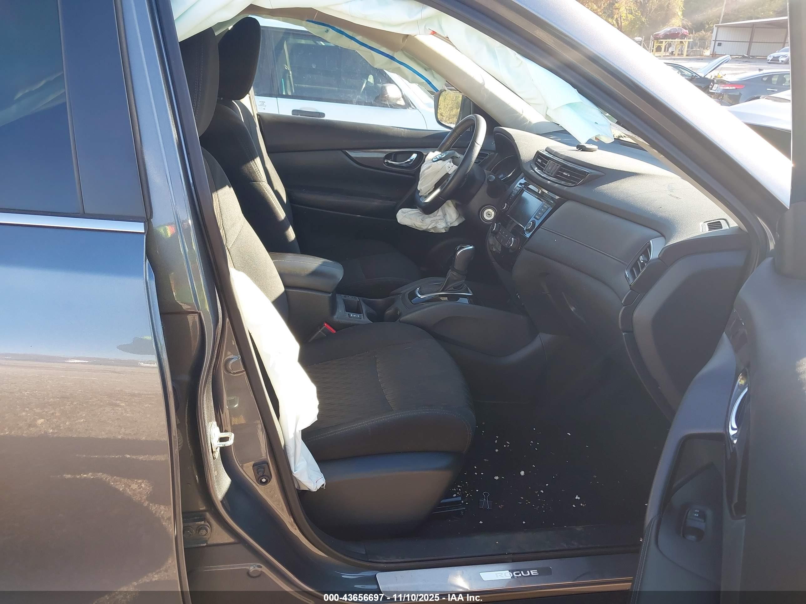 NISSAN ROGUE image 5