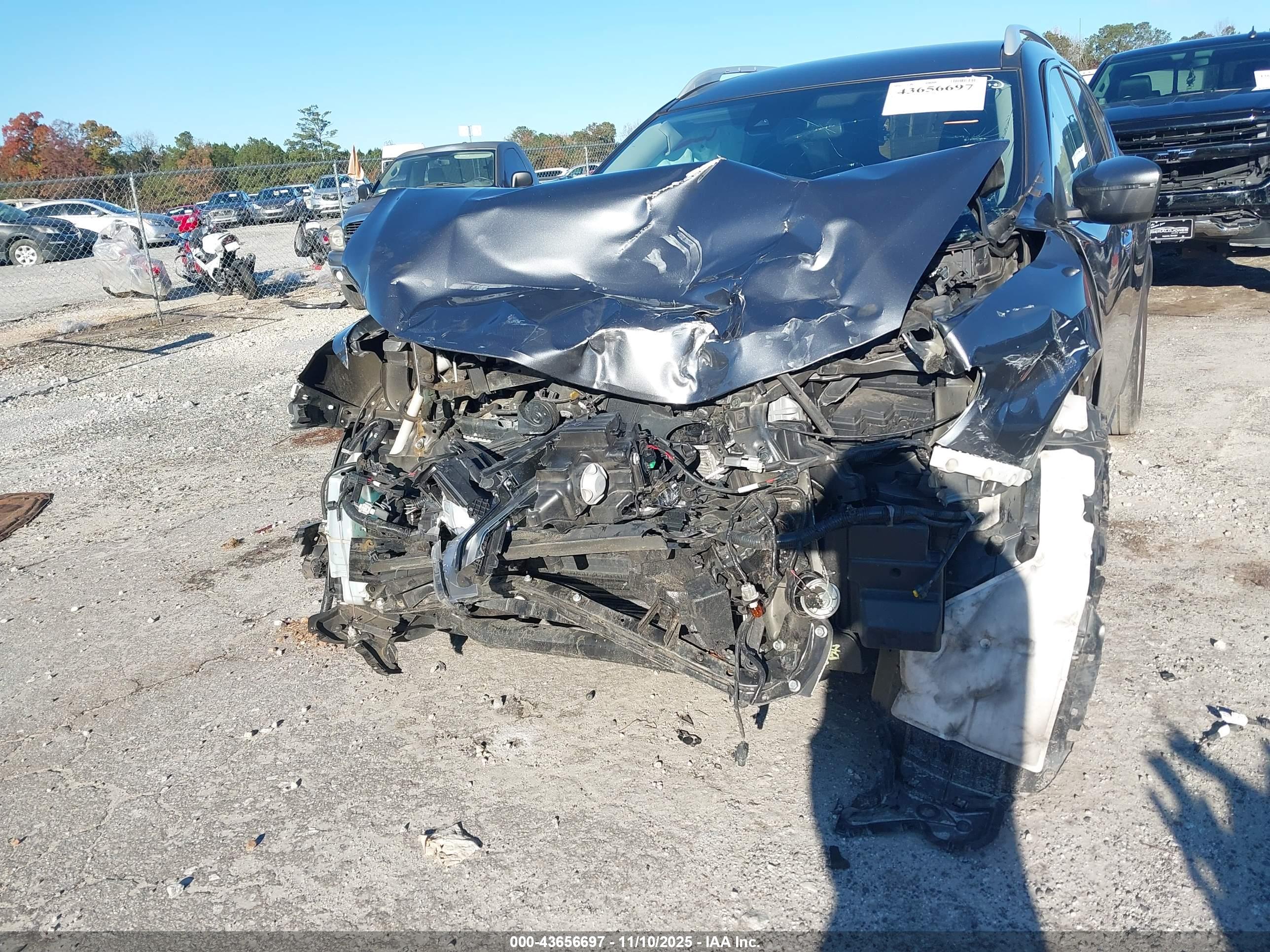 NISSAN ROGUE image 6