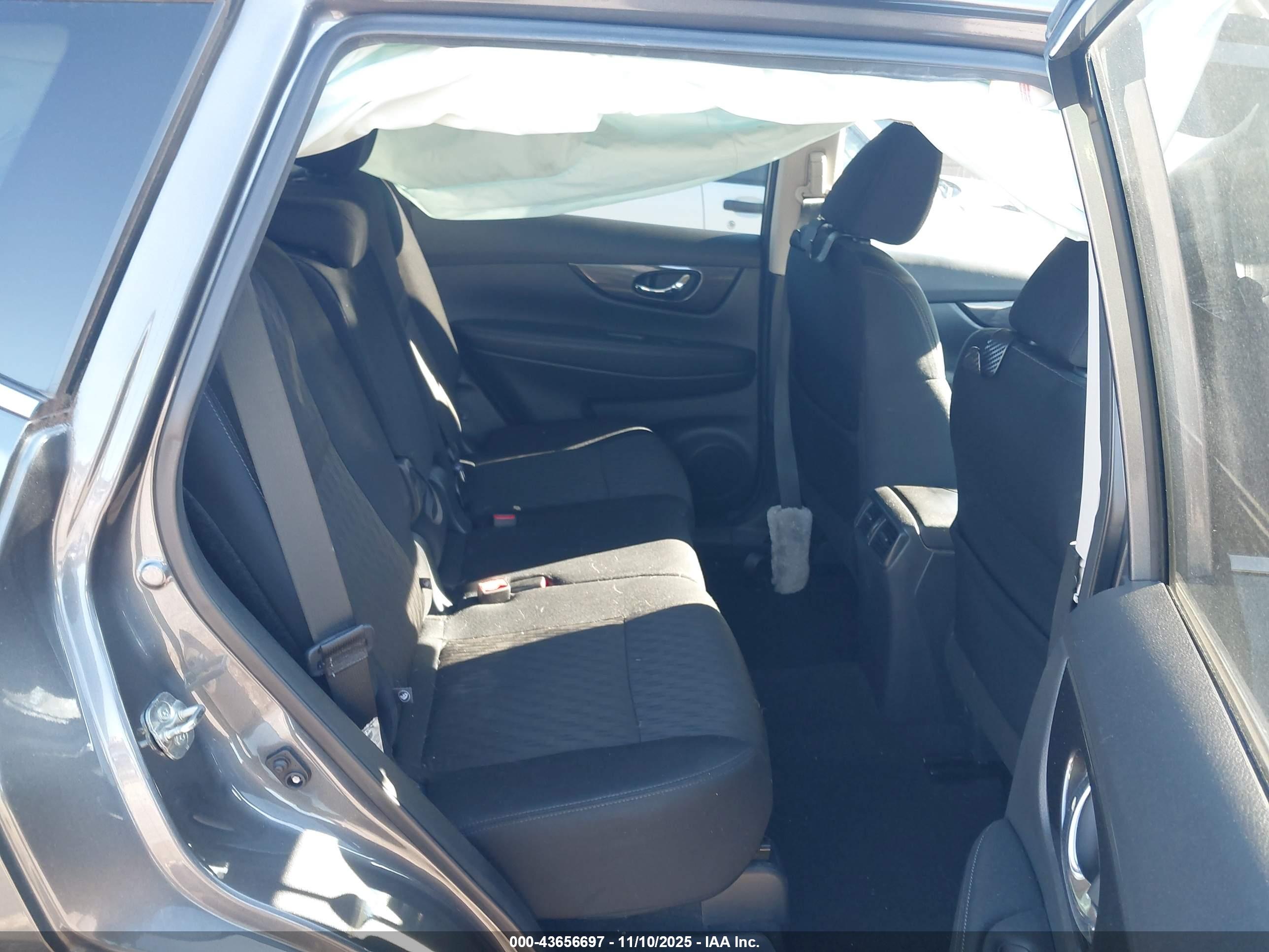 NISSAN ROGUE image 8