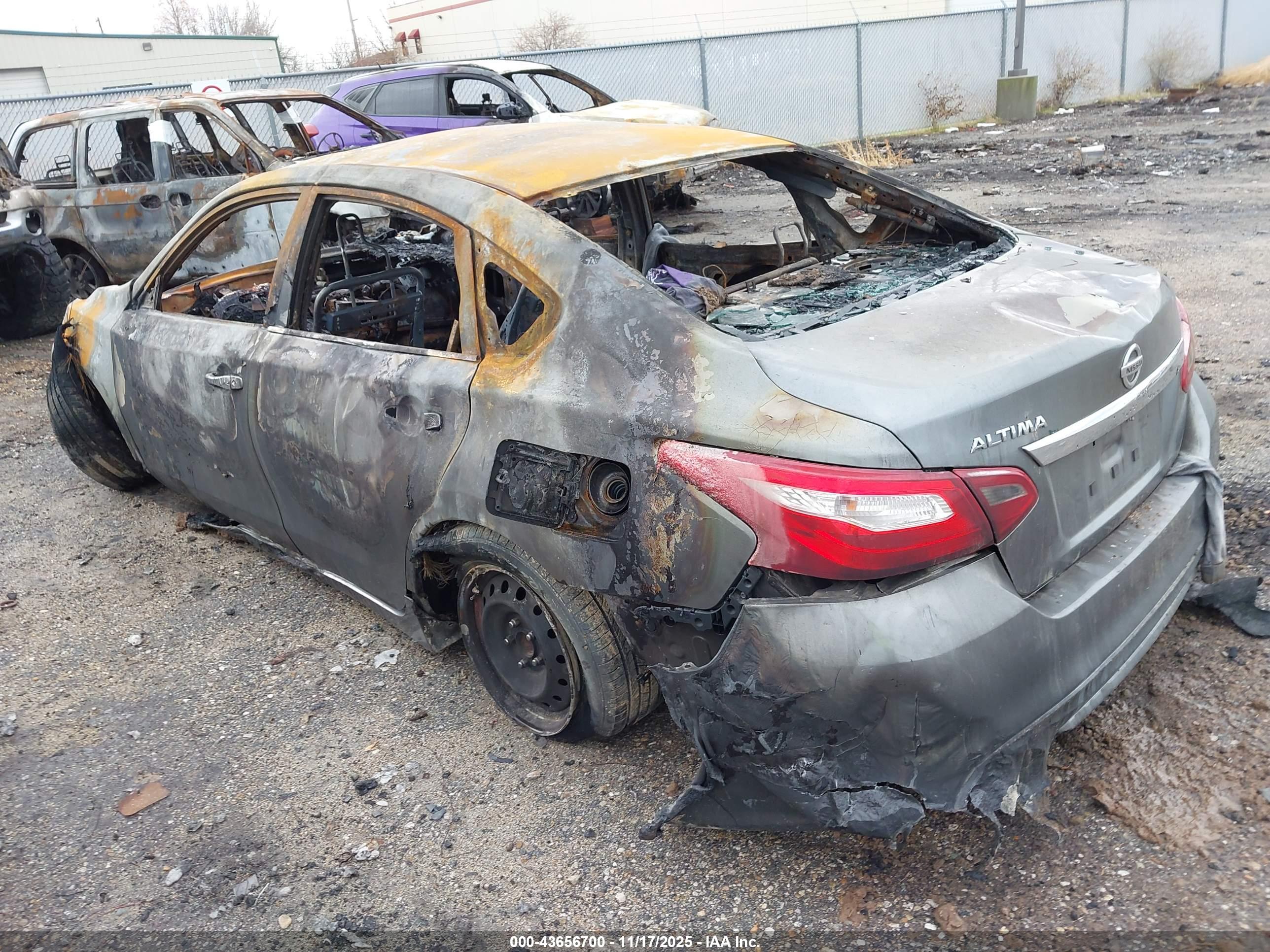 NISSAN ALTIMA image 3