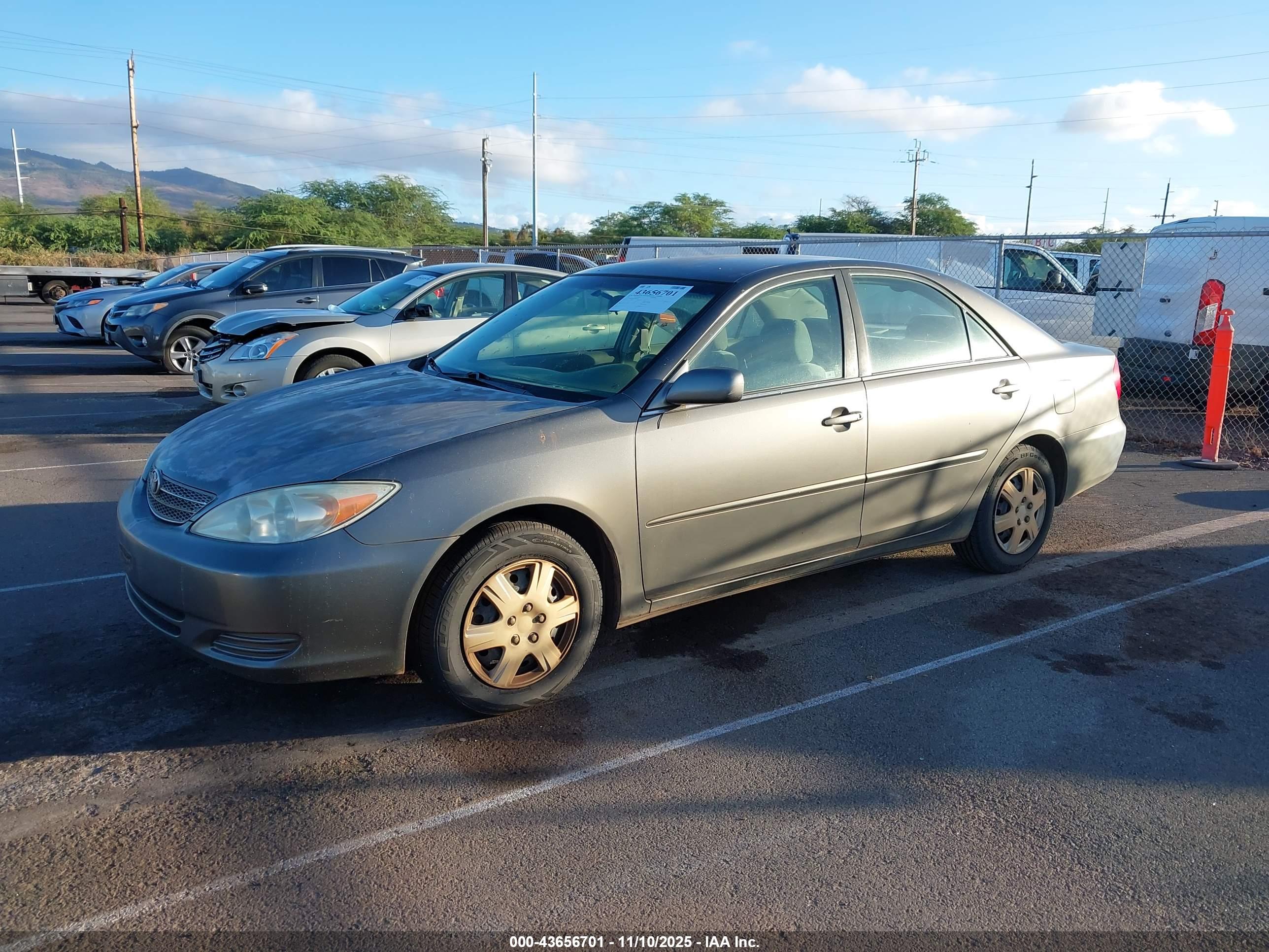 TOYOTA CAMRY image 2