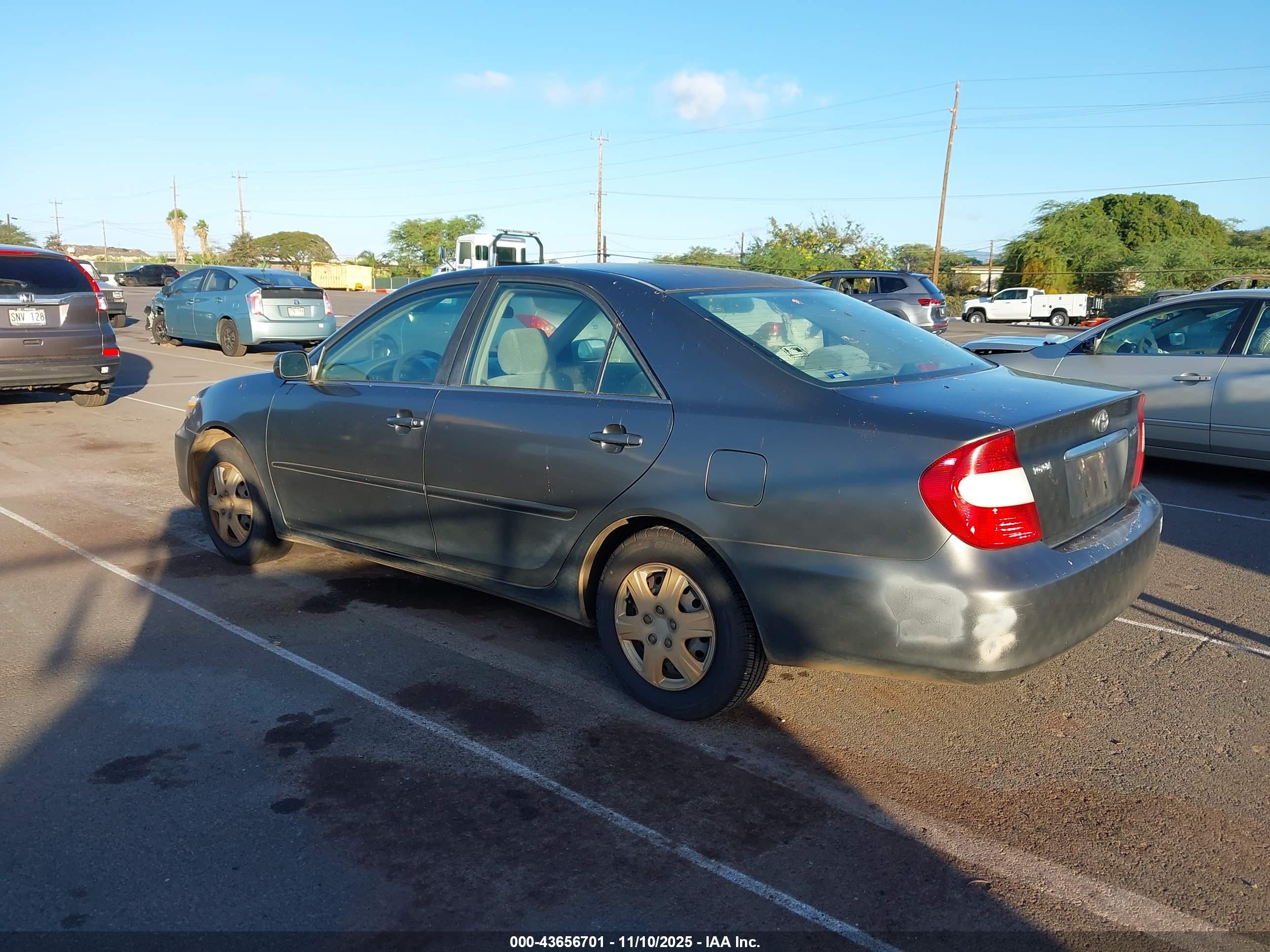 TOYOTA CAMRY image 3