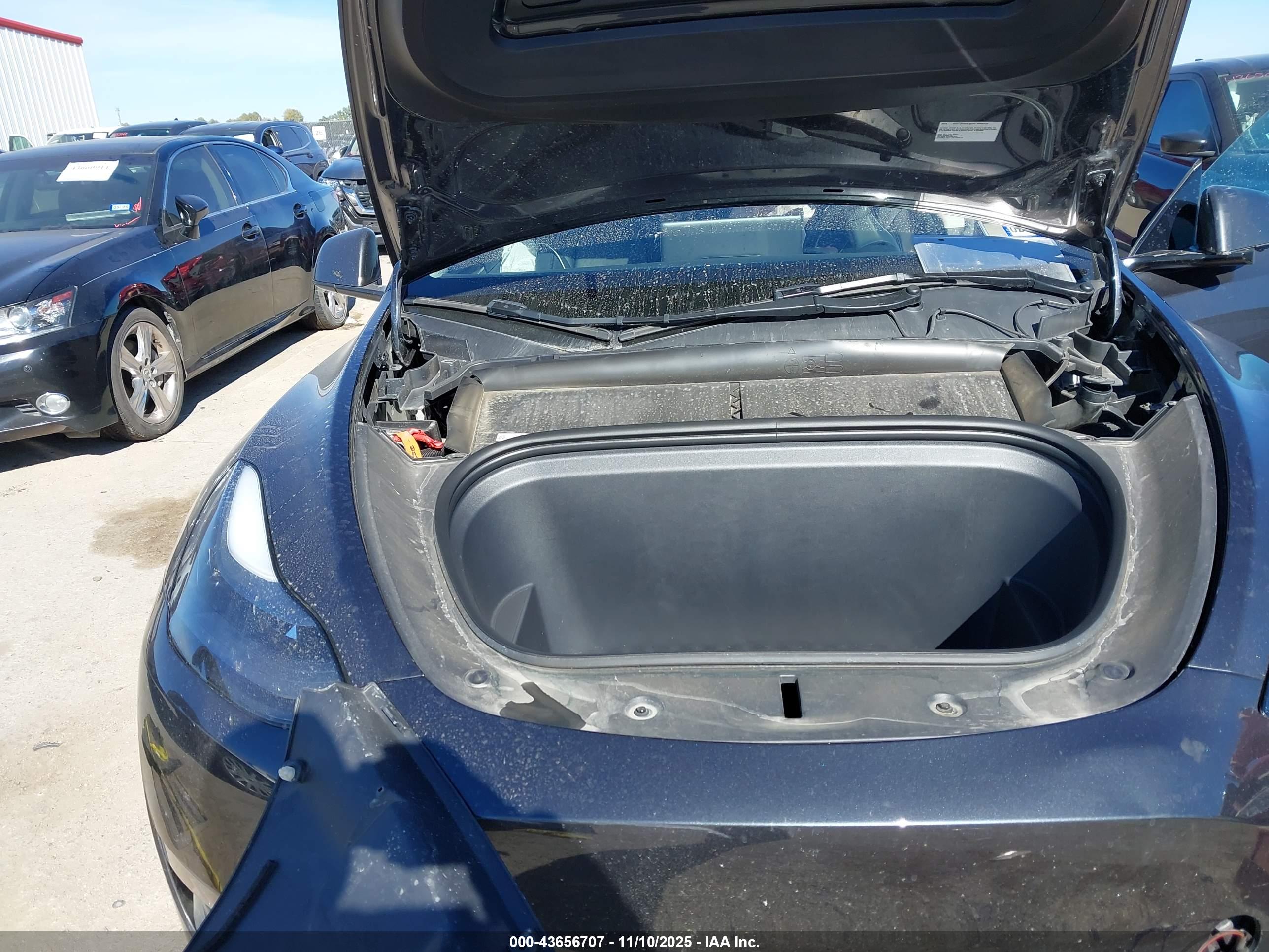 TESLA MODEL image 10