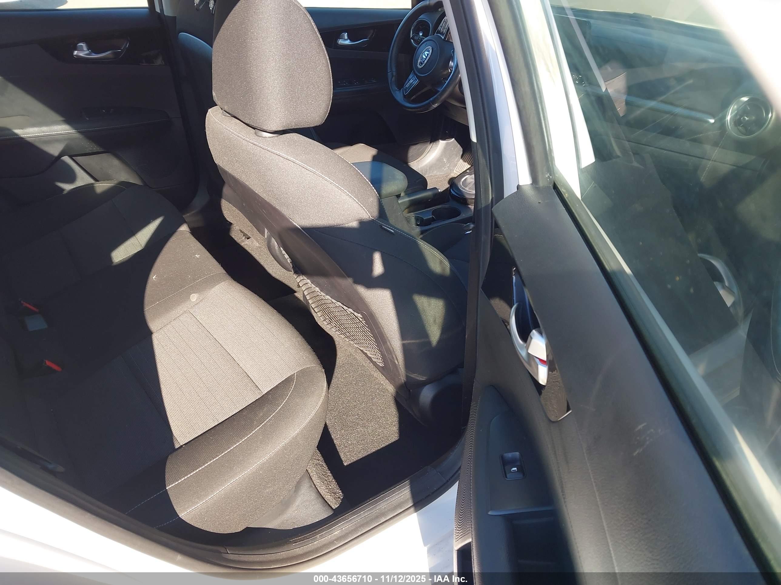 KIA FORTE image 8