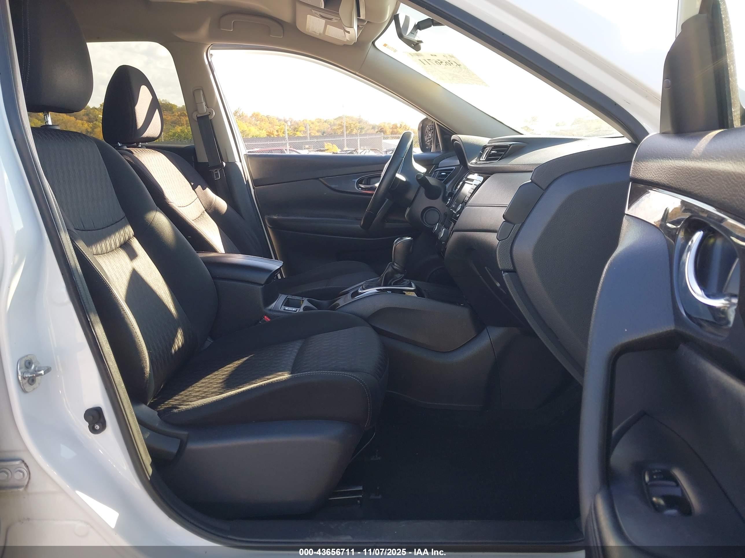 NISSAN ROGUE image 5