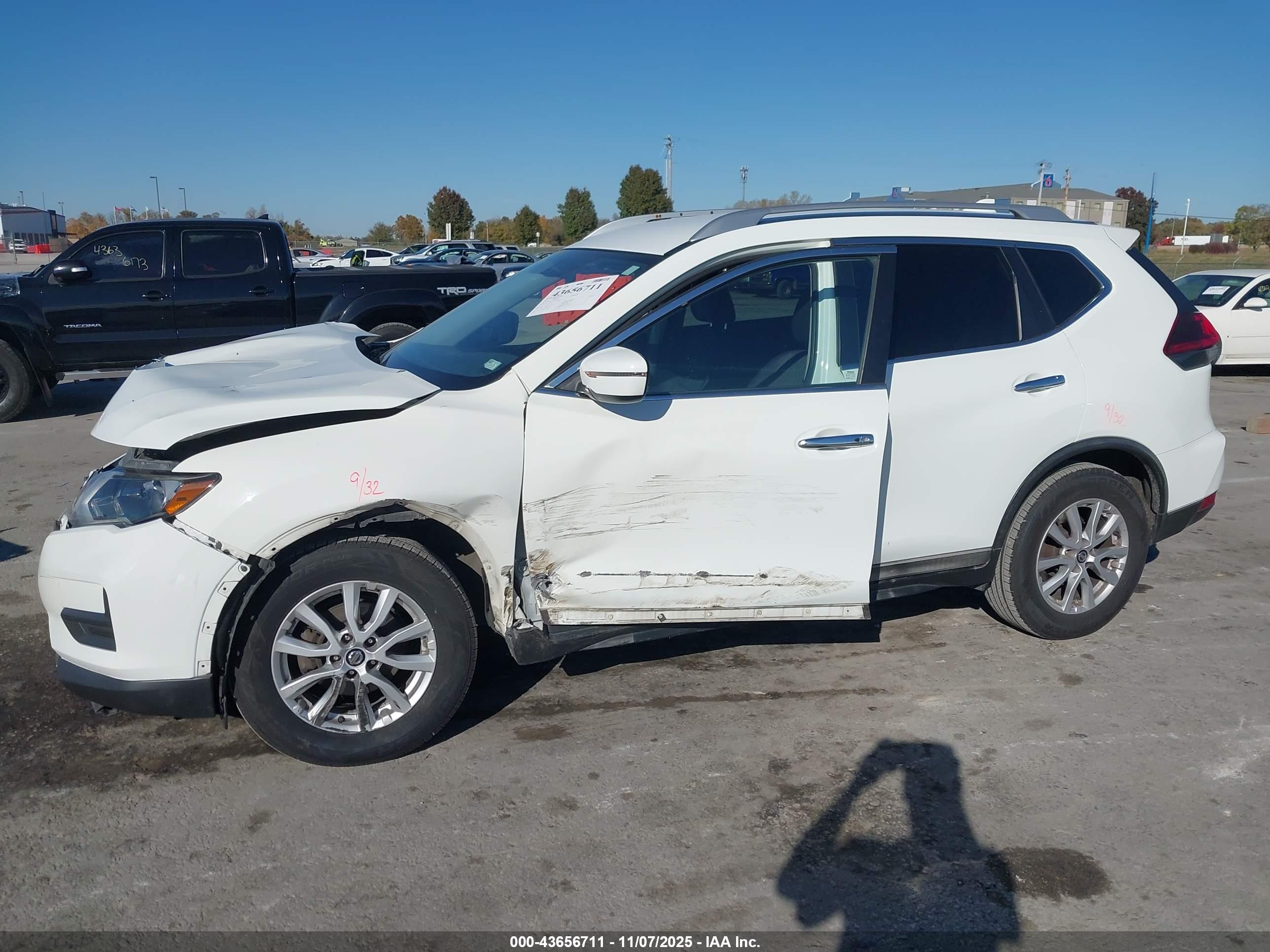 NISSAN ROGUE image 6