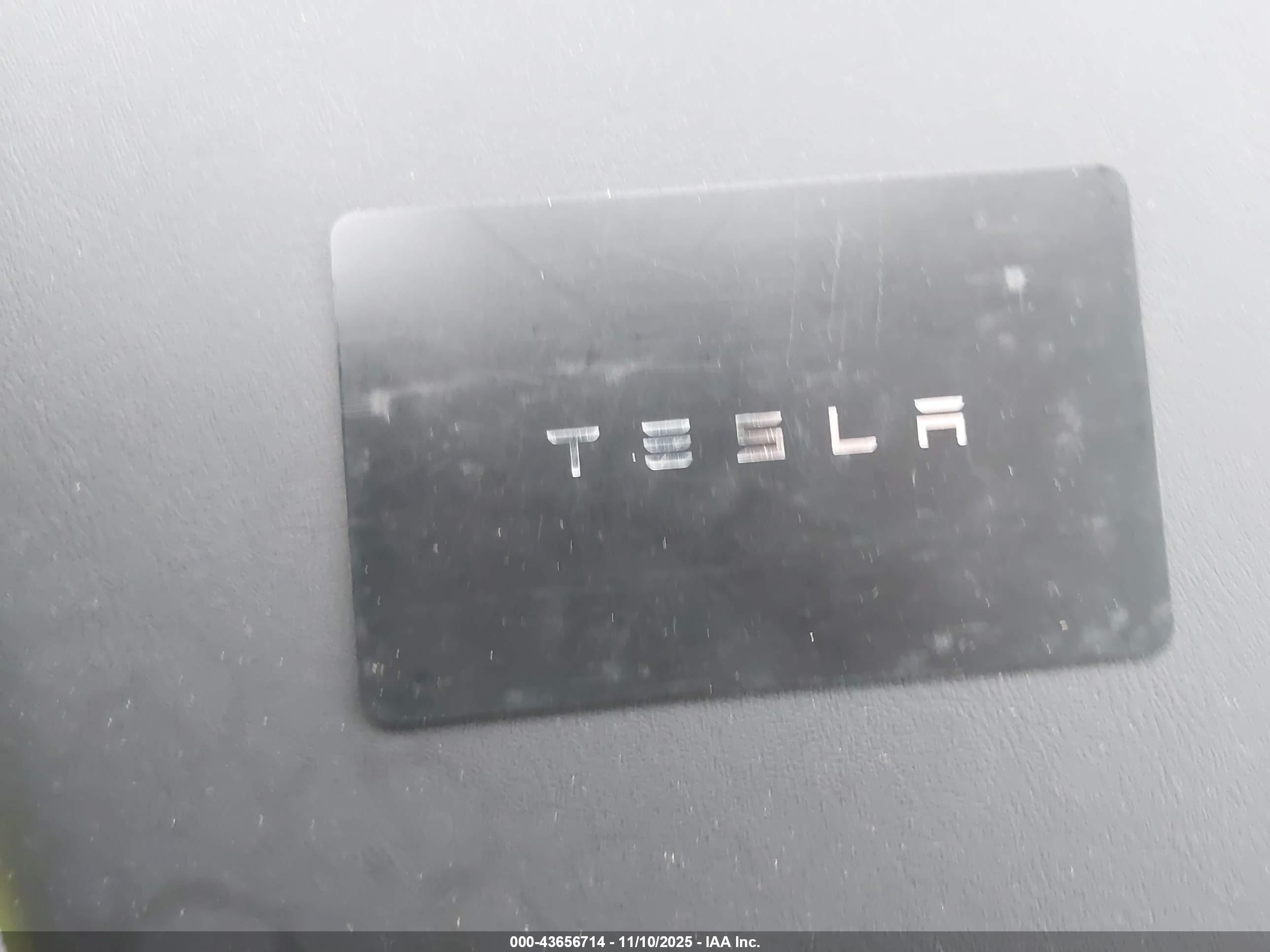 TESLA MODEL image 11