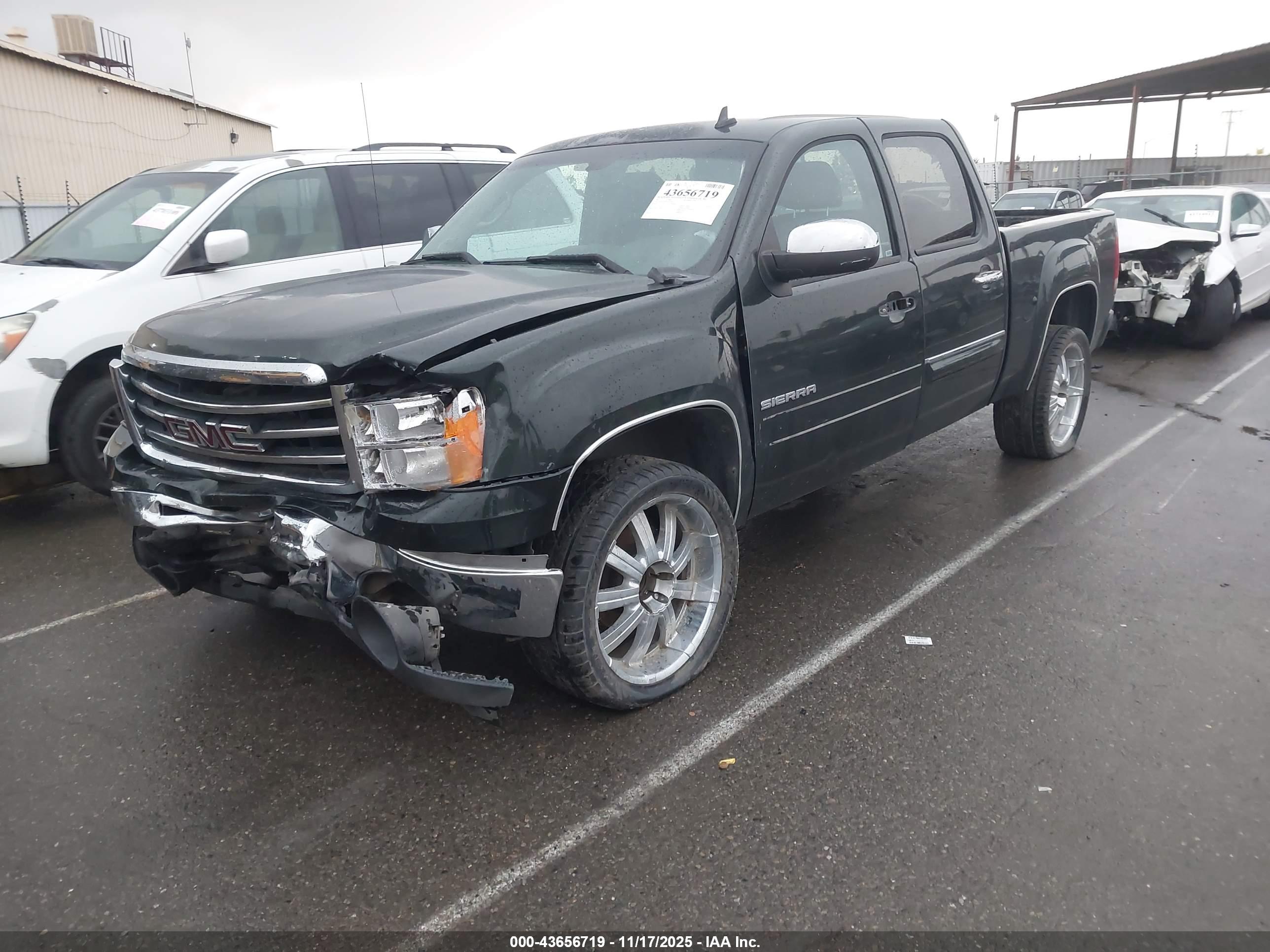 GMC SIERRA image 2