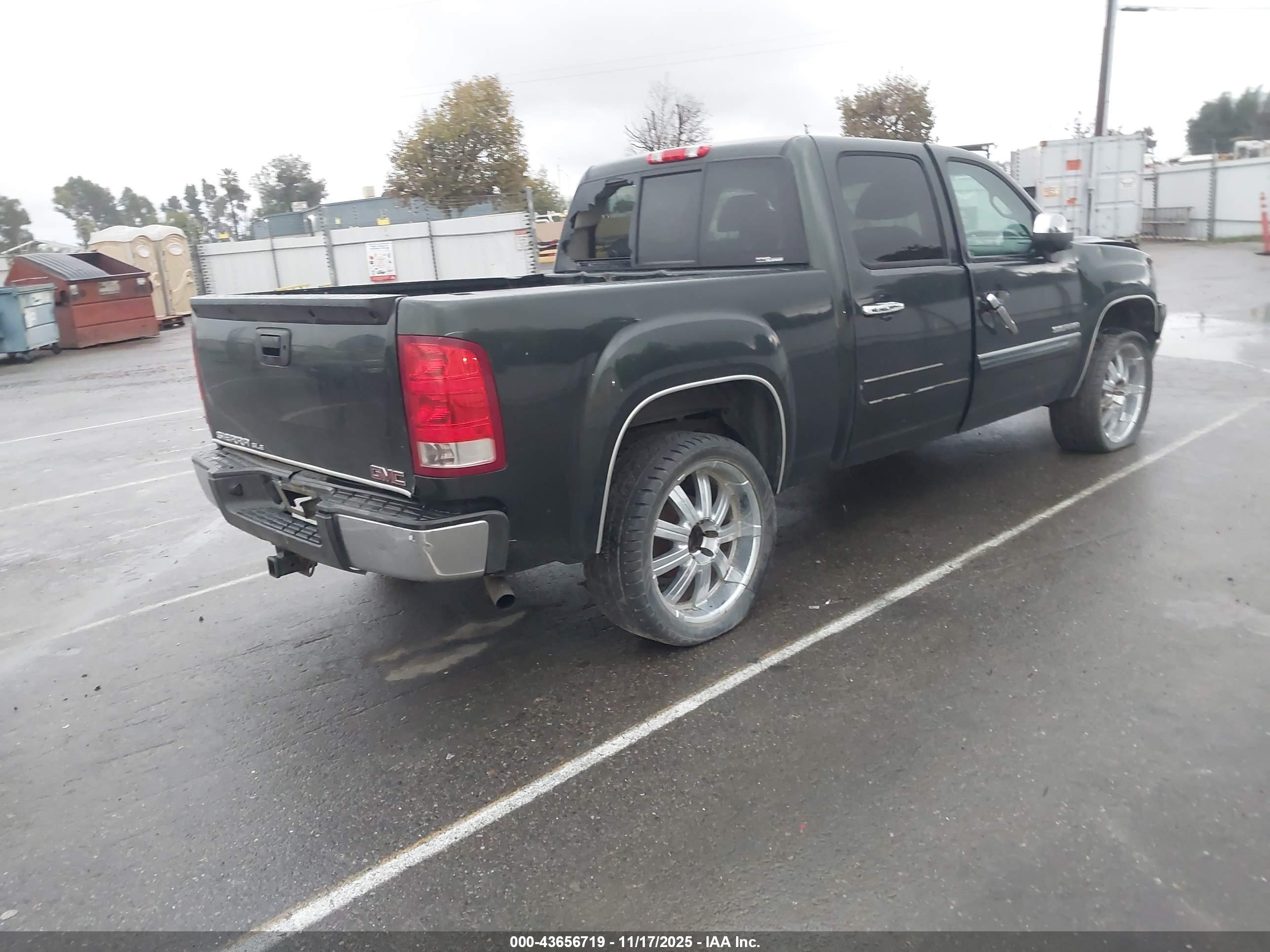 GMC SIERRA image 4