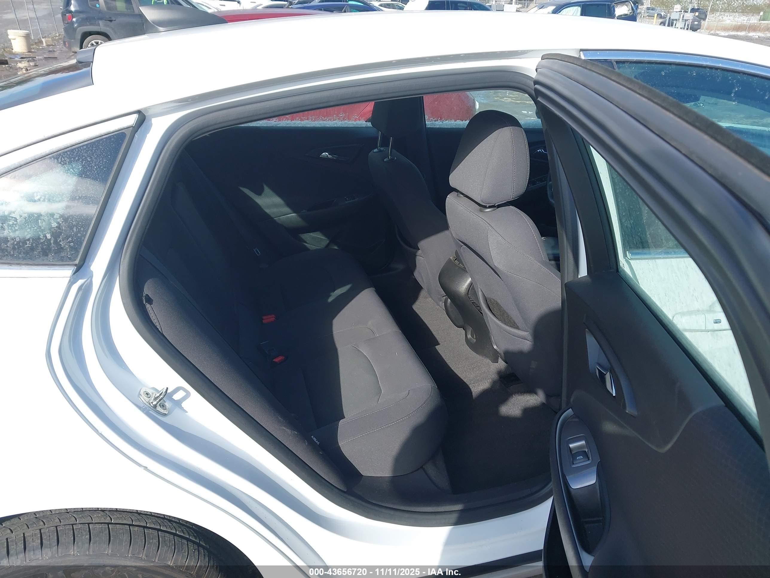 CHEVROLET MALIBU image 8