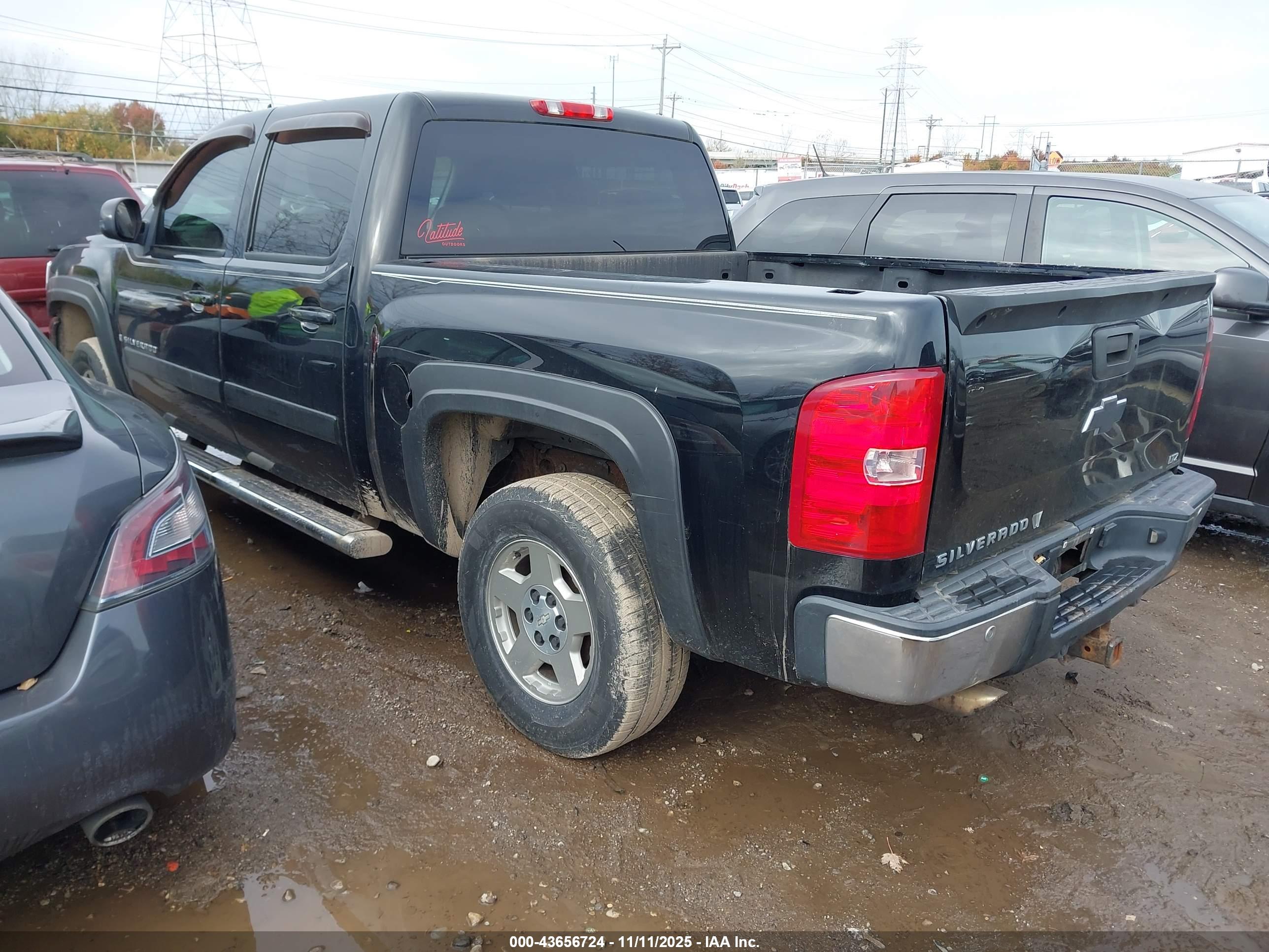 CHEVROLET SILVERADO image 3
