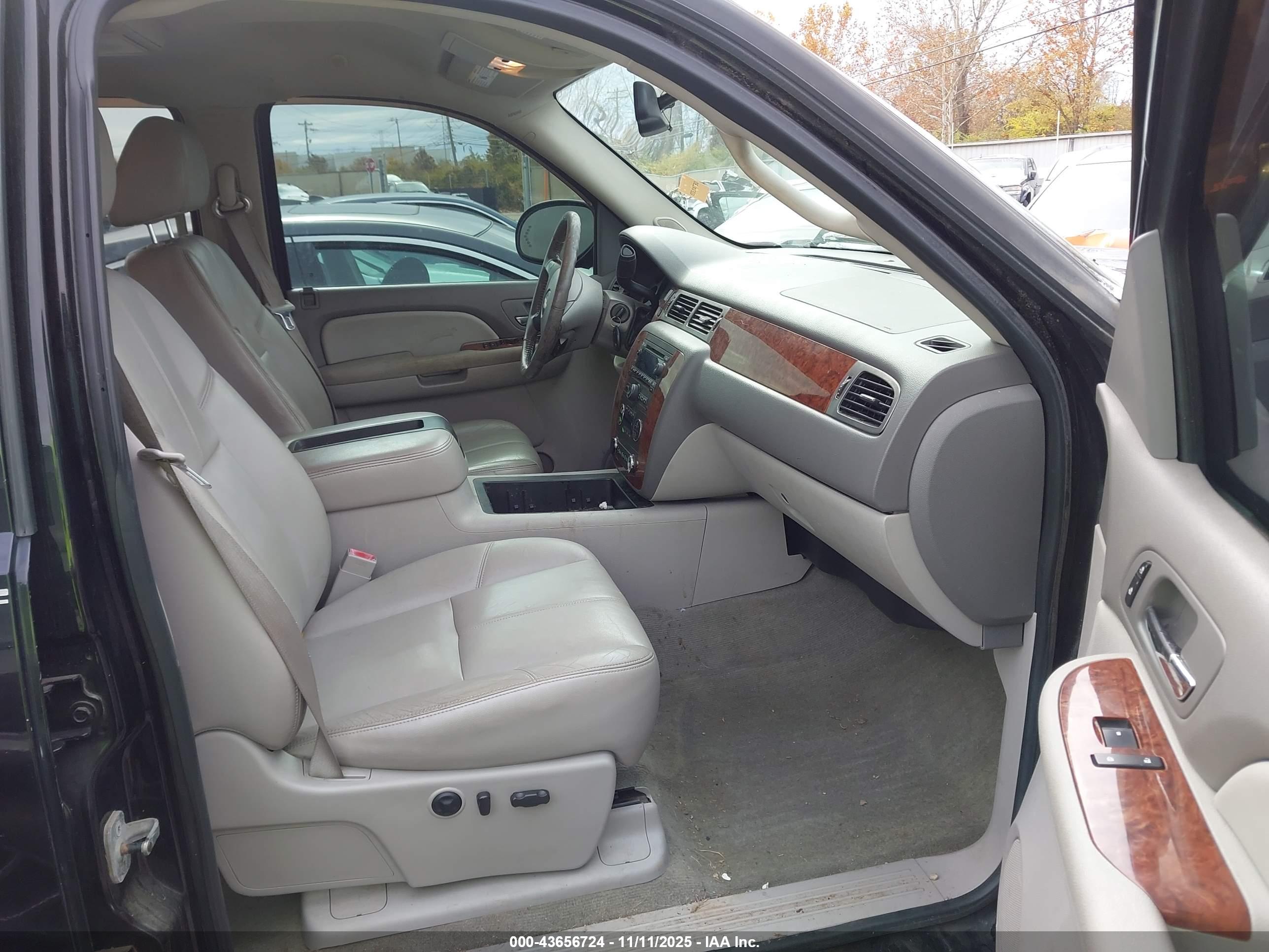 CHEVROLET SILVERADO image 5