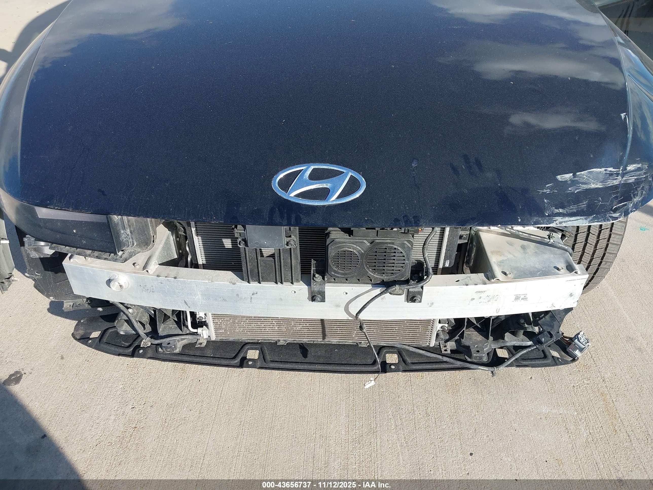 HYUNDAI IONIQ image 6