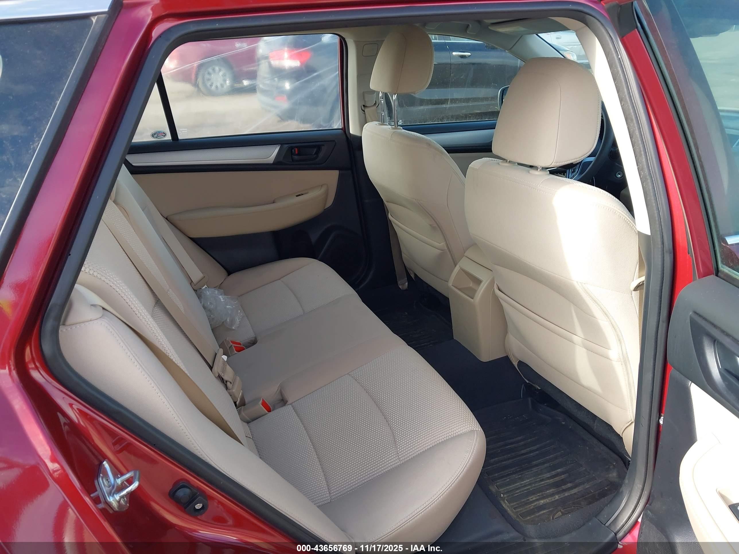 SUBARU OUTBACK image 8