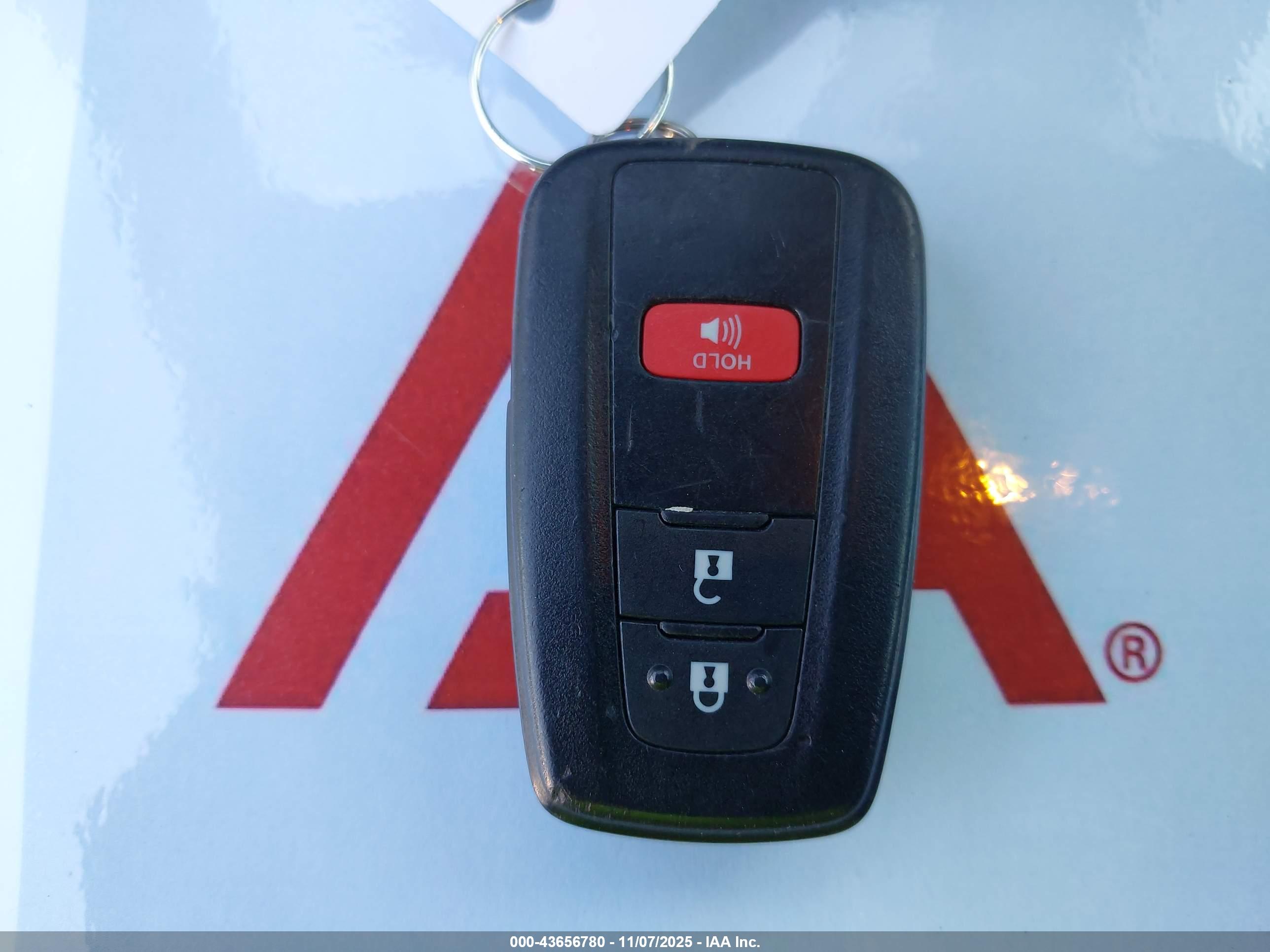 TOYOTA C-HR image 11