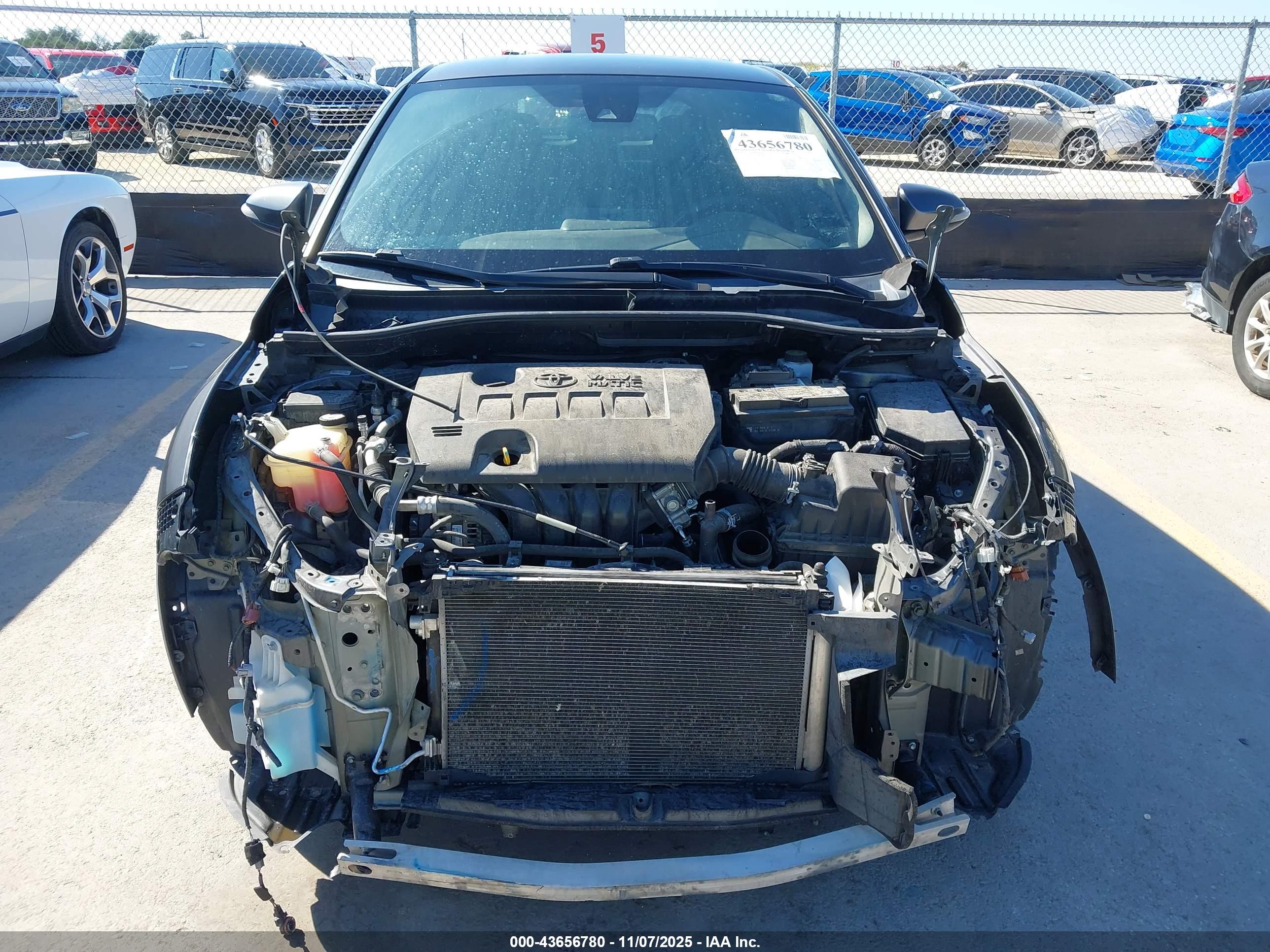 TOYOTA C-HR image 6
