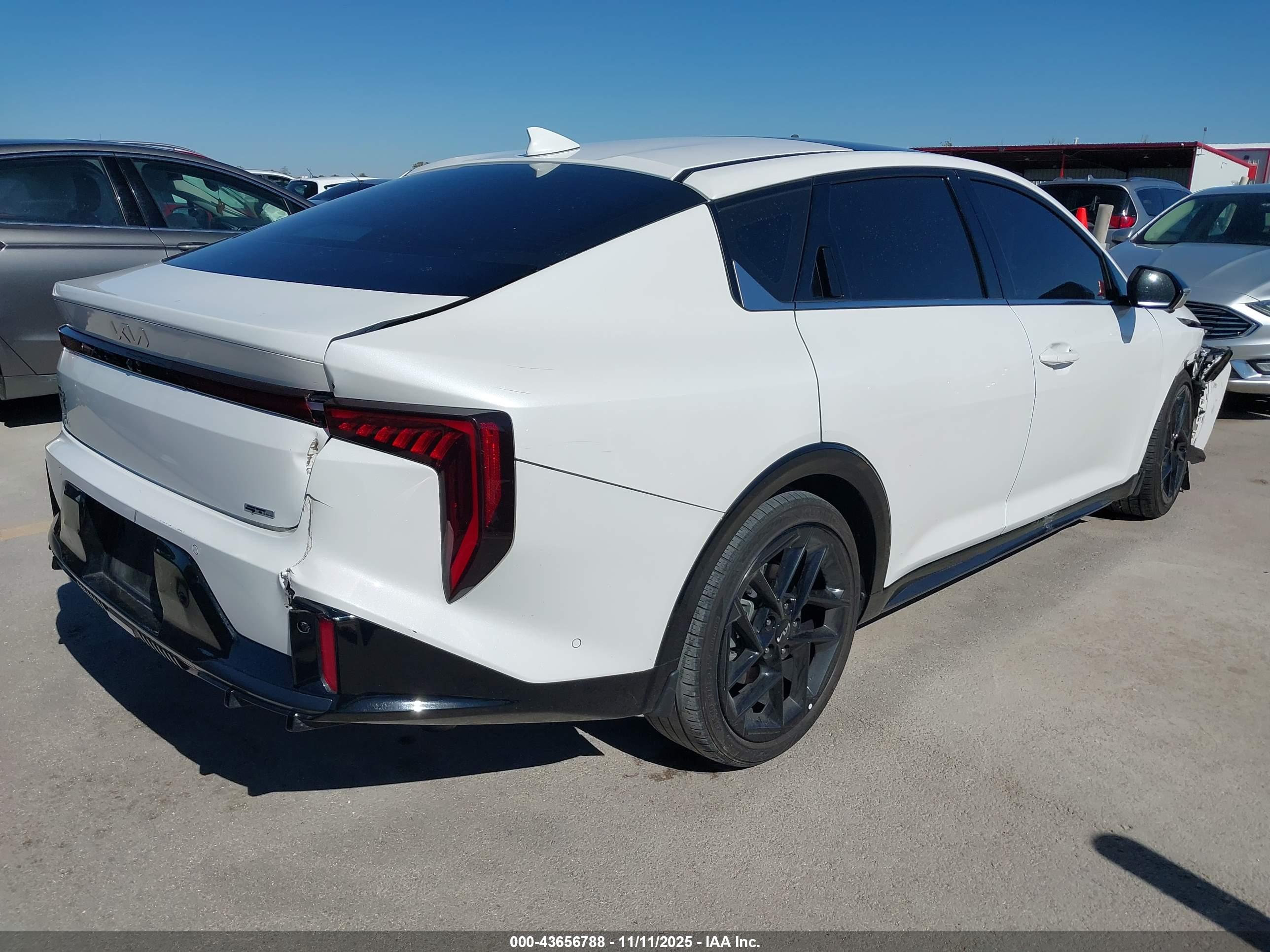 KIA K4 image 4