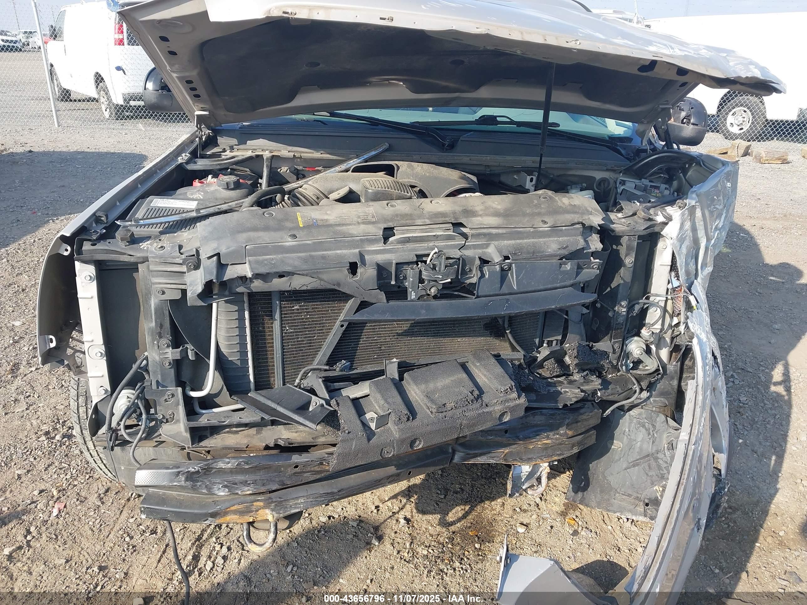 GMC YUKON image 10