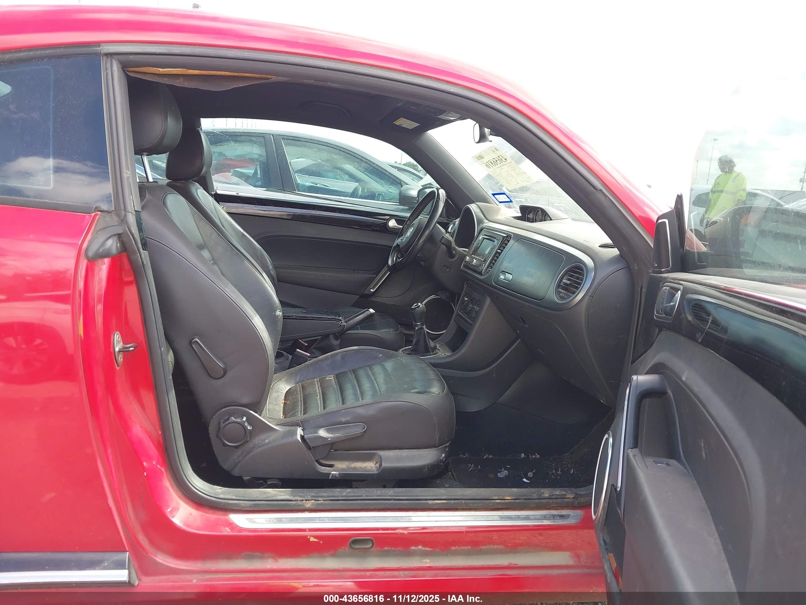 VOLKSWAGEN BEETLE image 5
