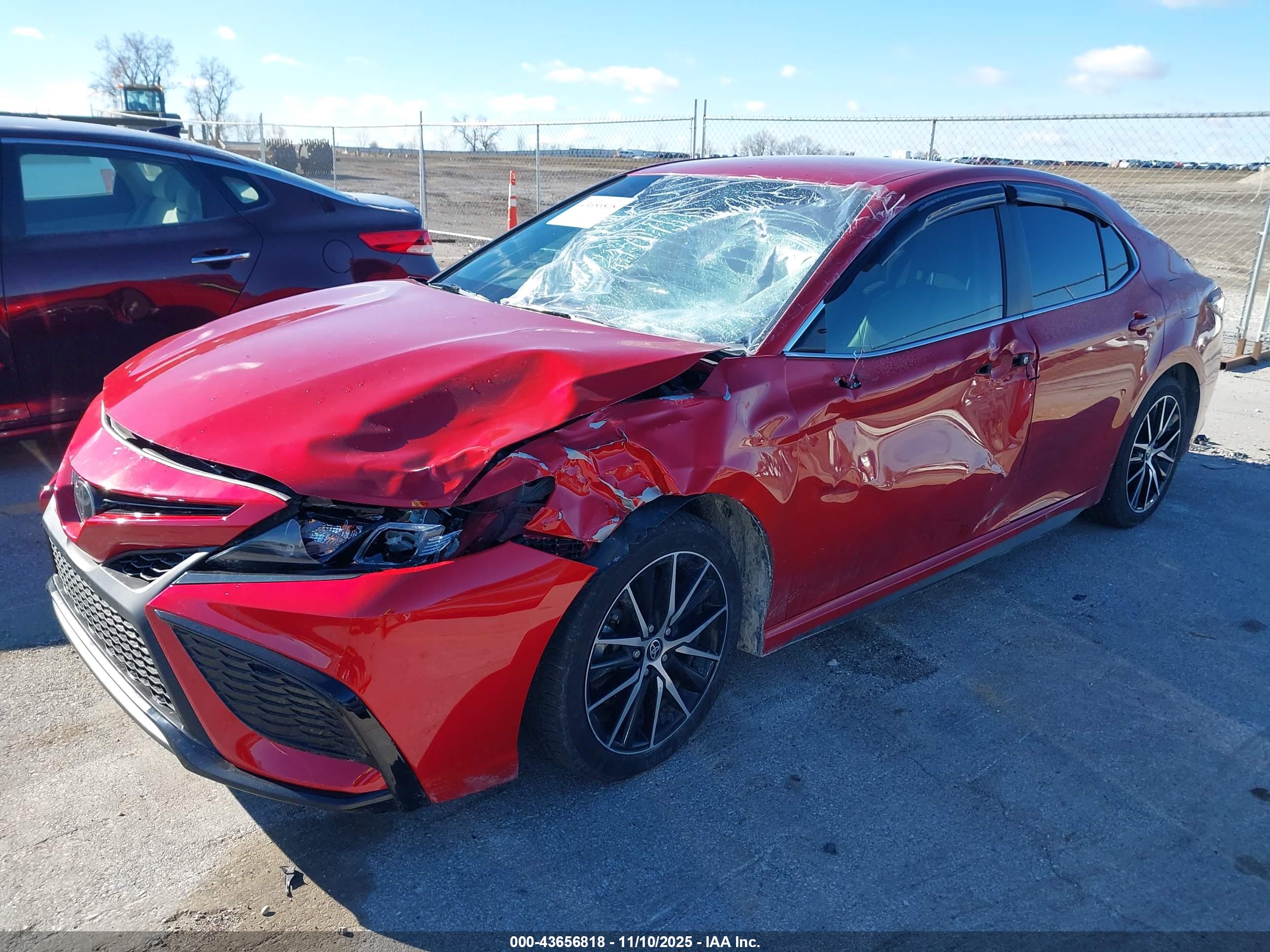 TOYOTA CAMRY image 2