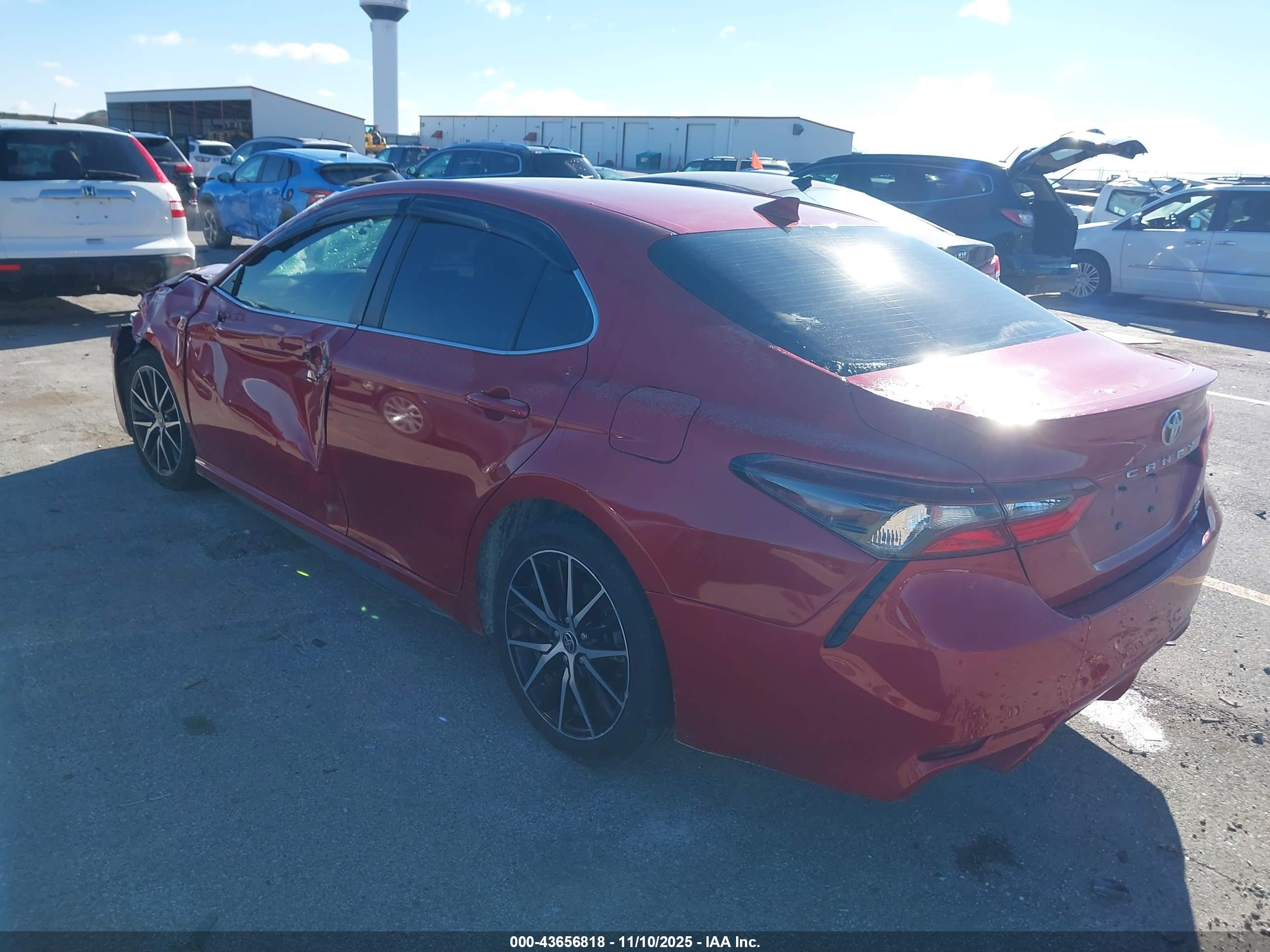 TOYOTA CAMRY image 3