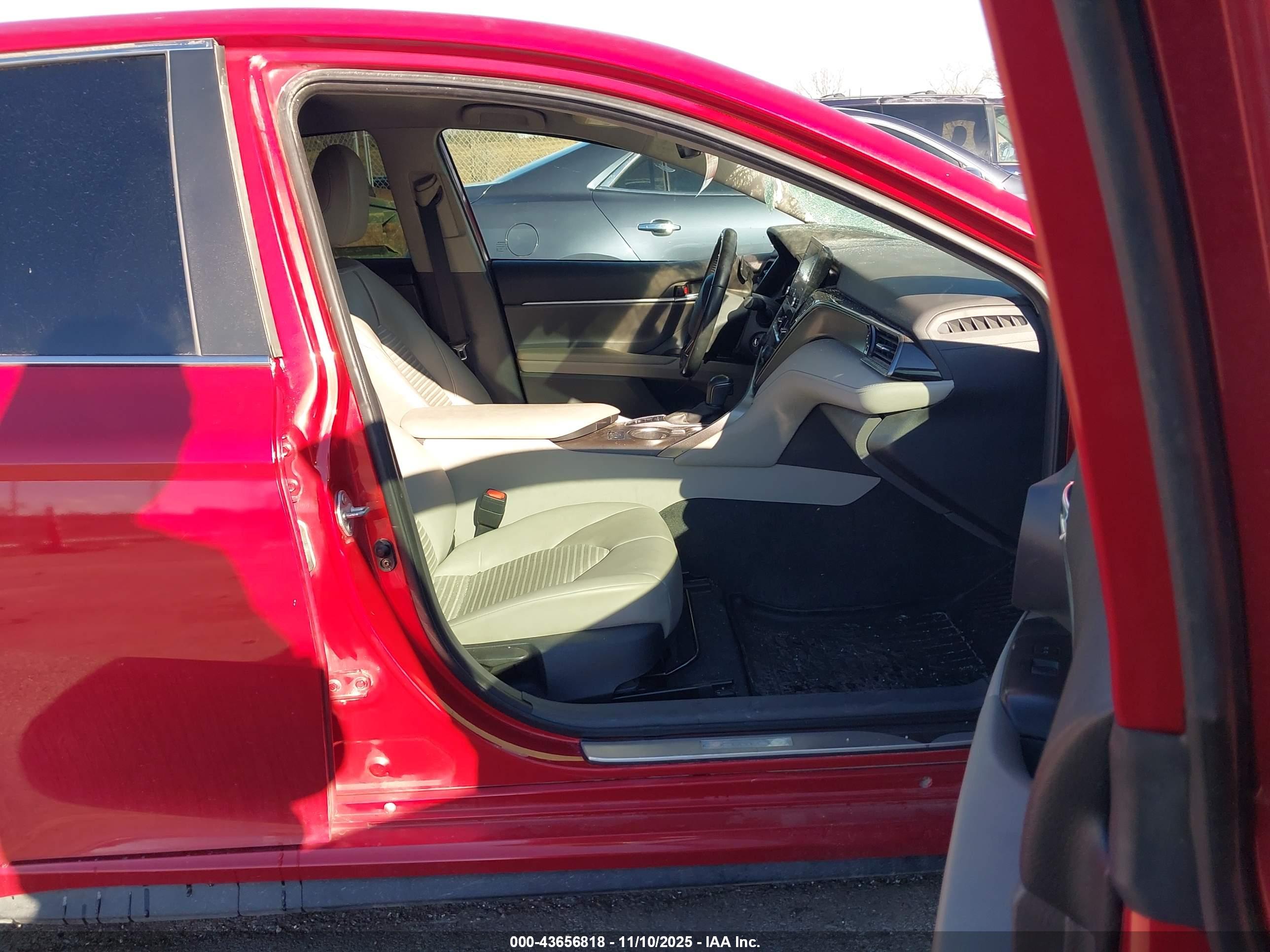 TOYOTA CAMRY image 5