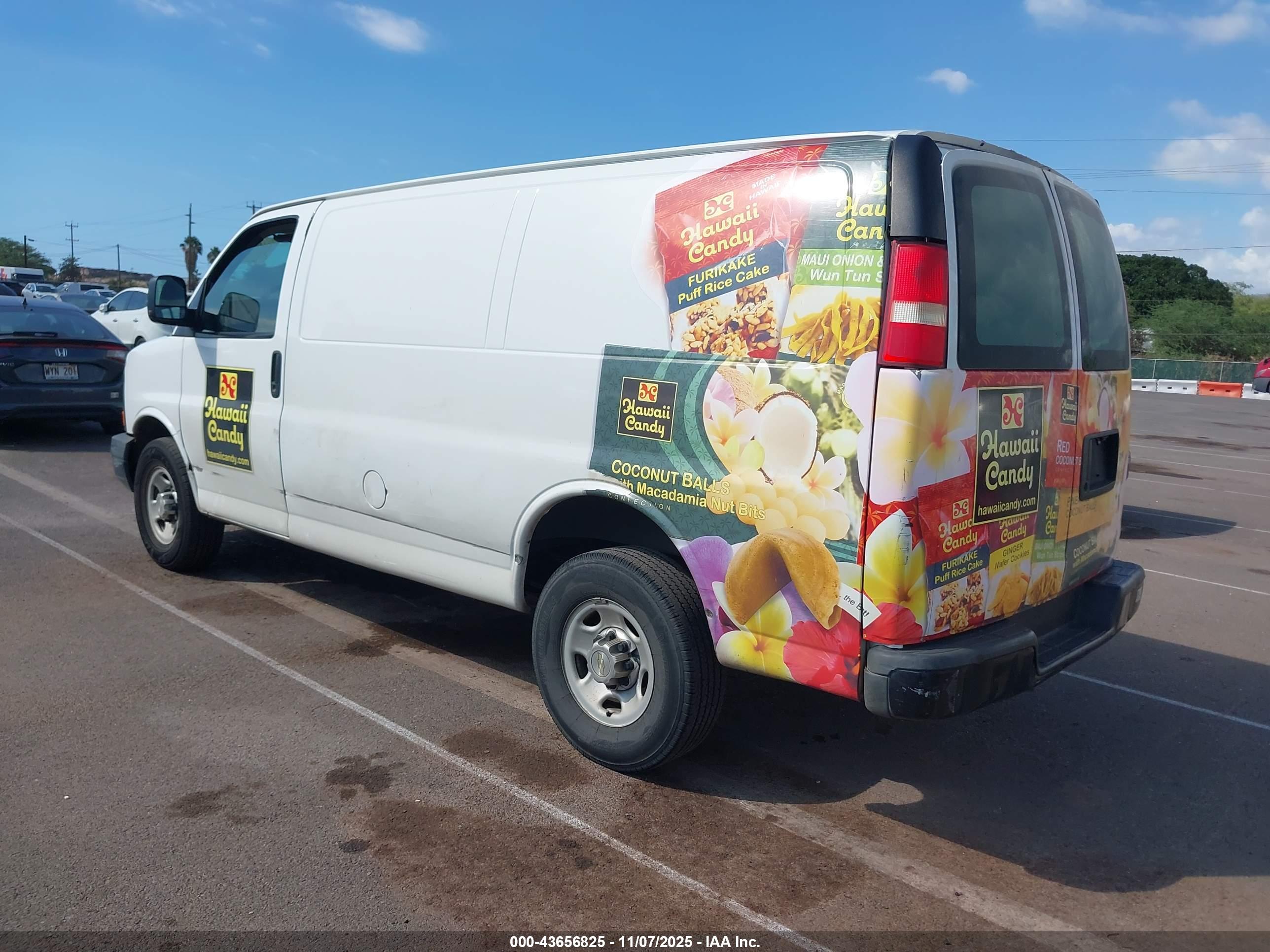 CHEVROLET EXPRESS image 3