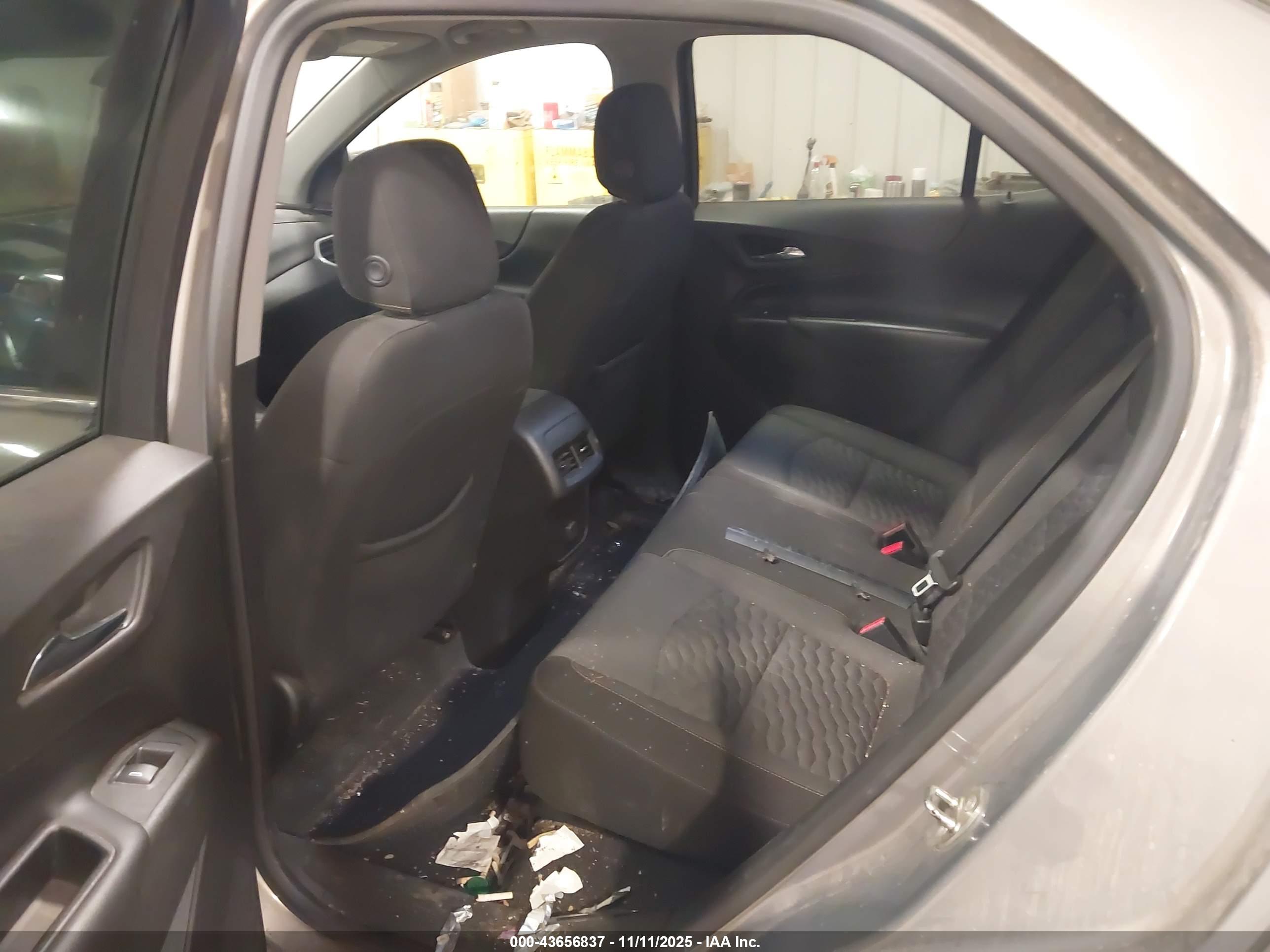 CHEVROLET EQUINOX image 8