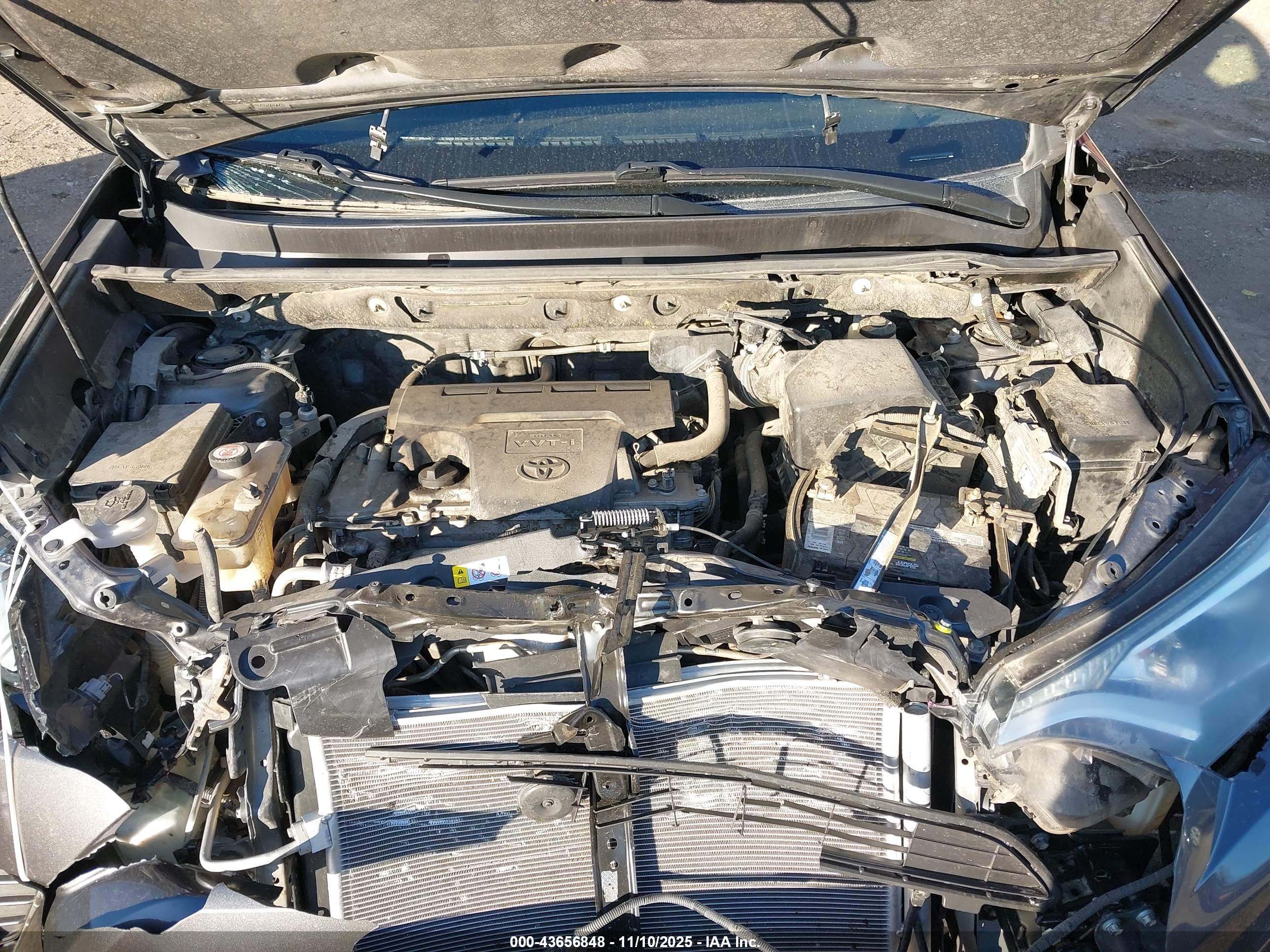 TOYOTA RAV4 image 10