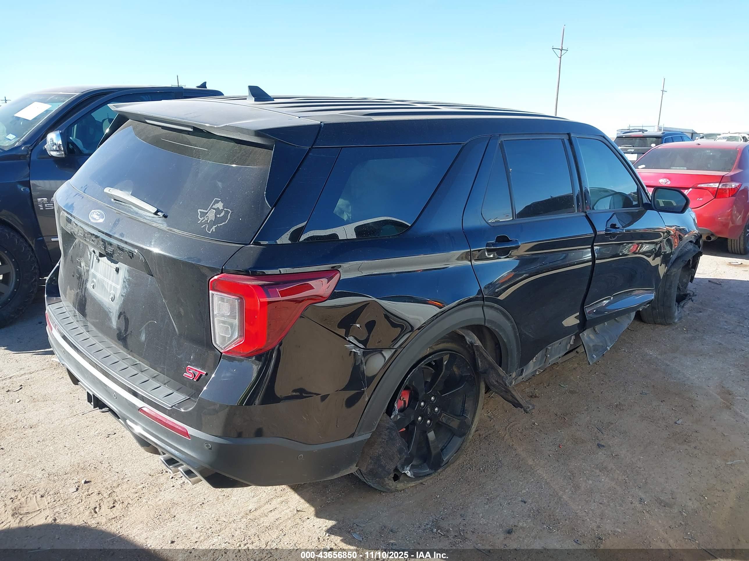 FORD EXPLORER image 4