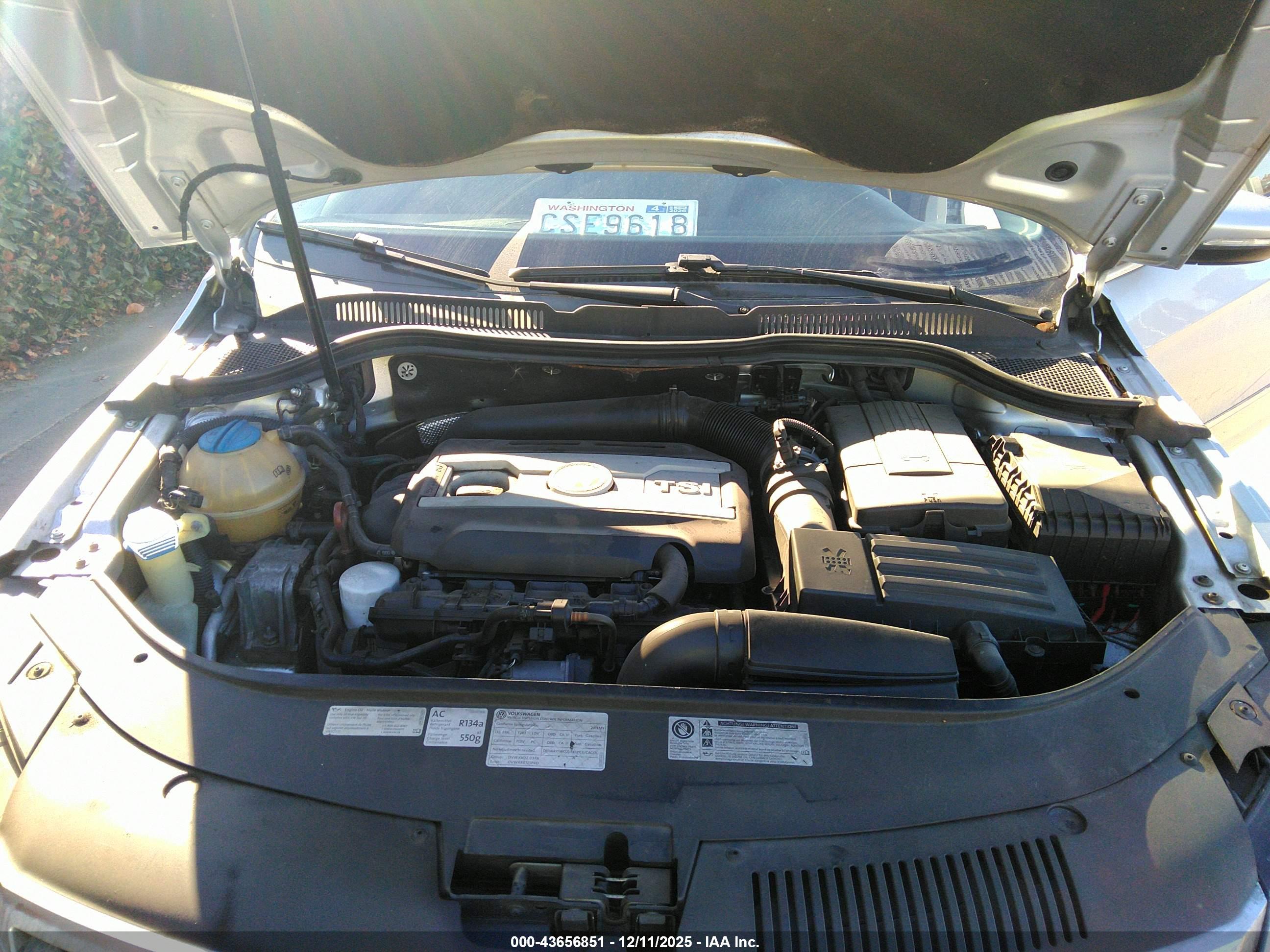 VOLKSWAGEN CC image 10