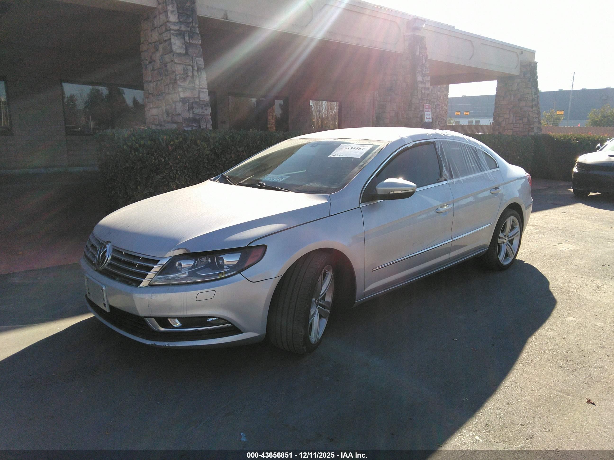 VOLKSWAGEN CC image 2