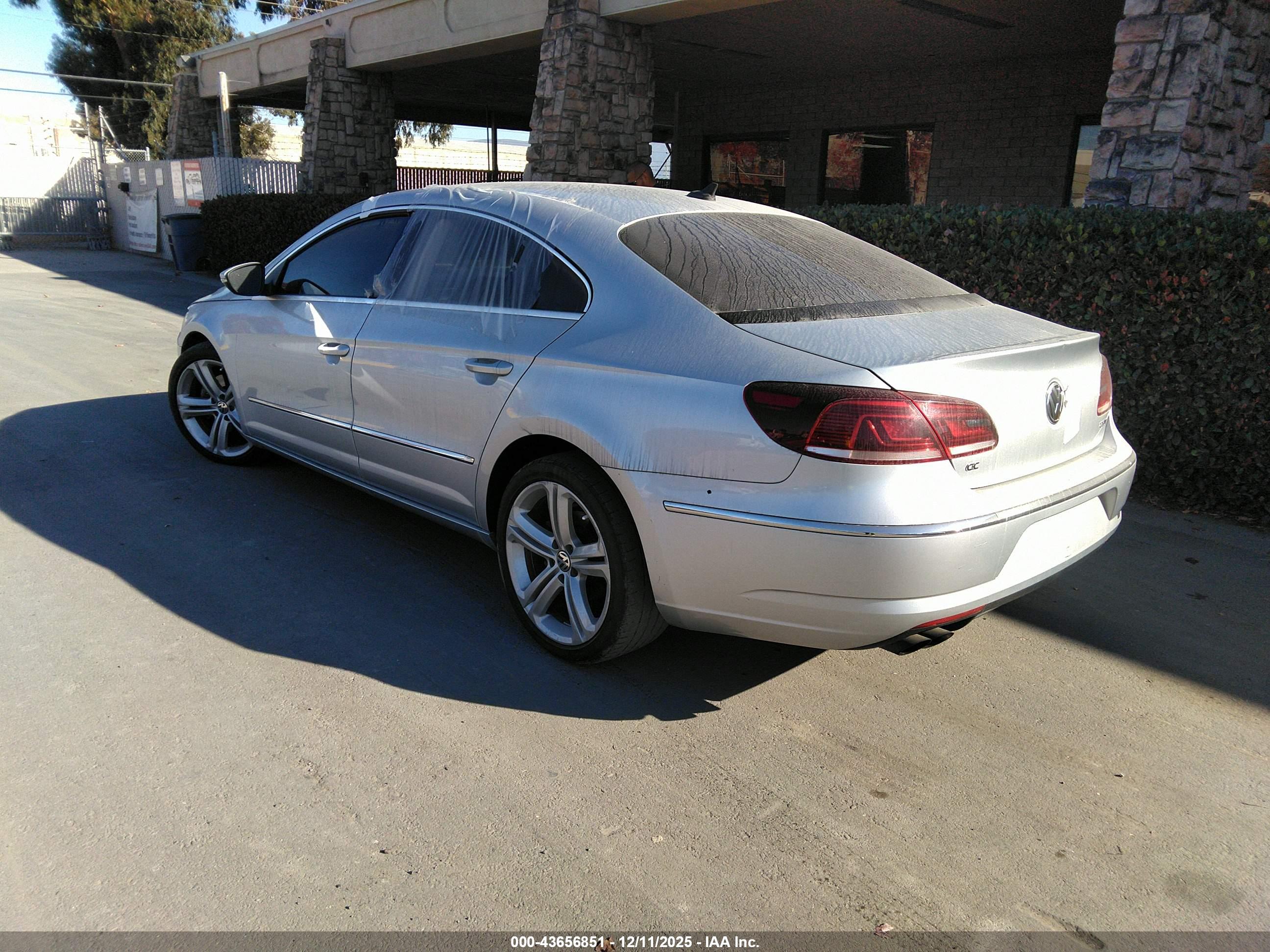 VOLKSWAGEN CC image 3