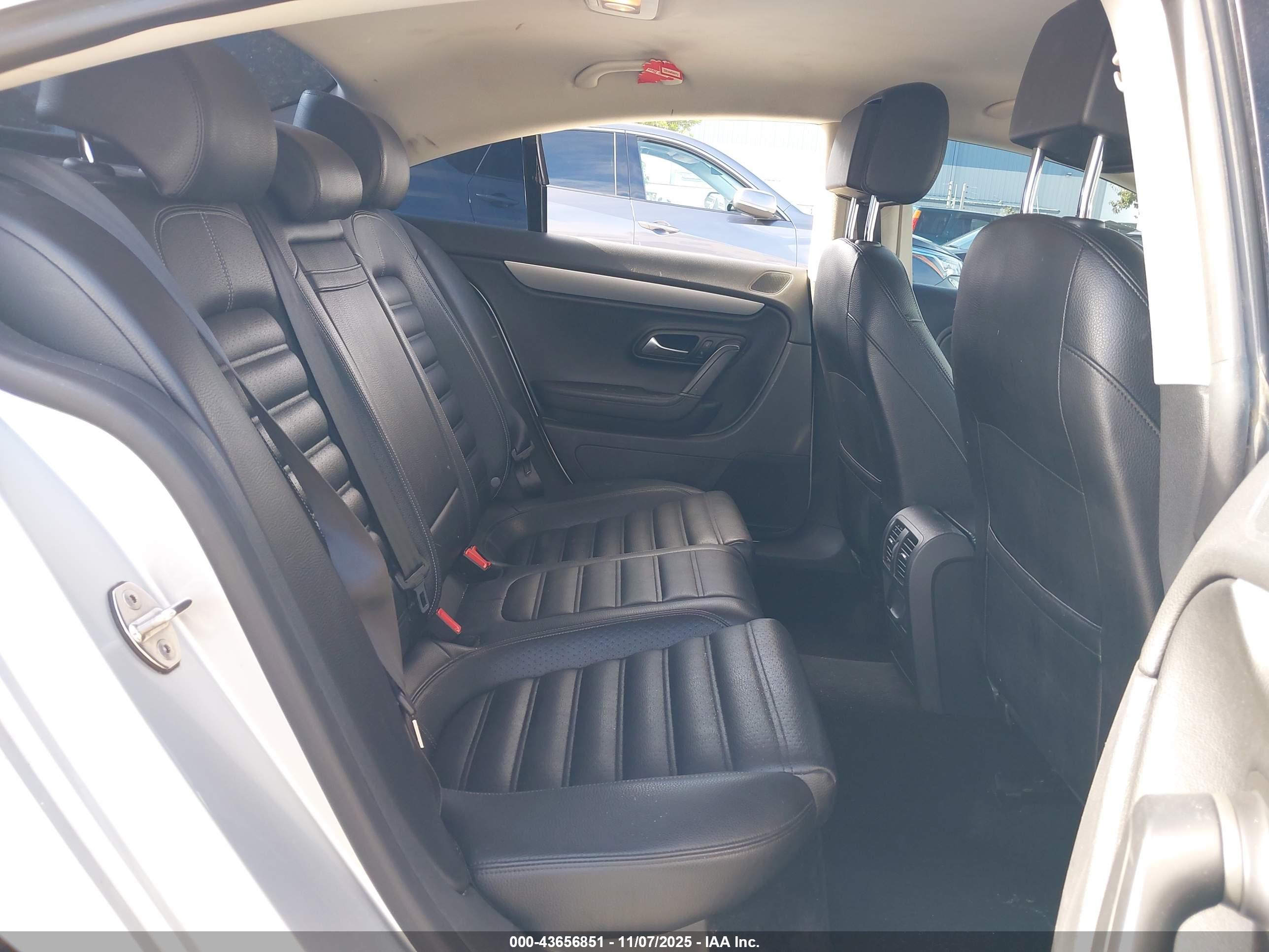 VOLKSWAGEN CC image 8