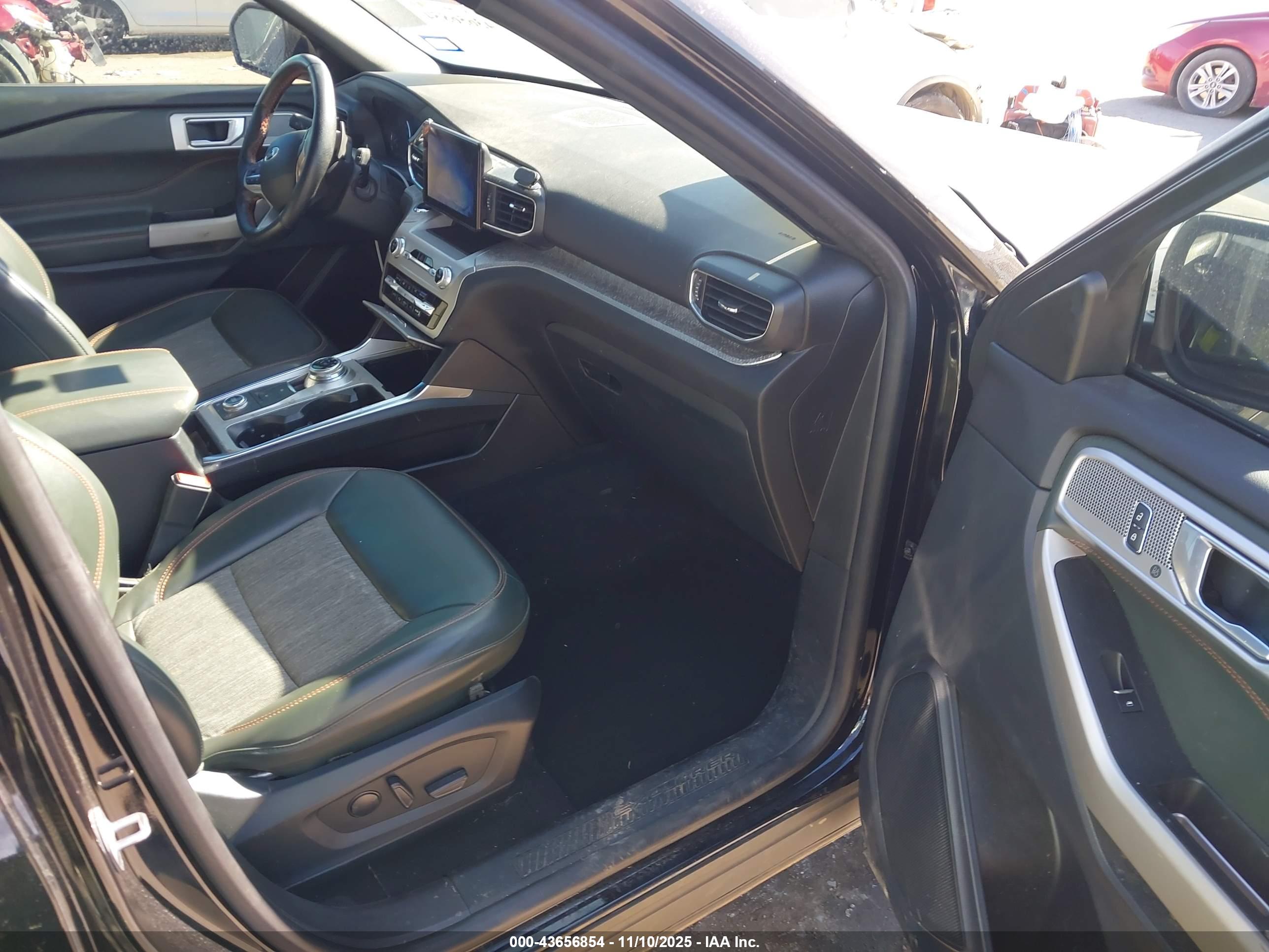 FORD EXPLORER image 5