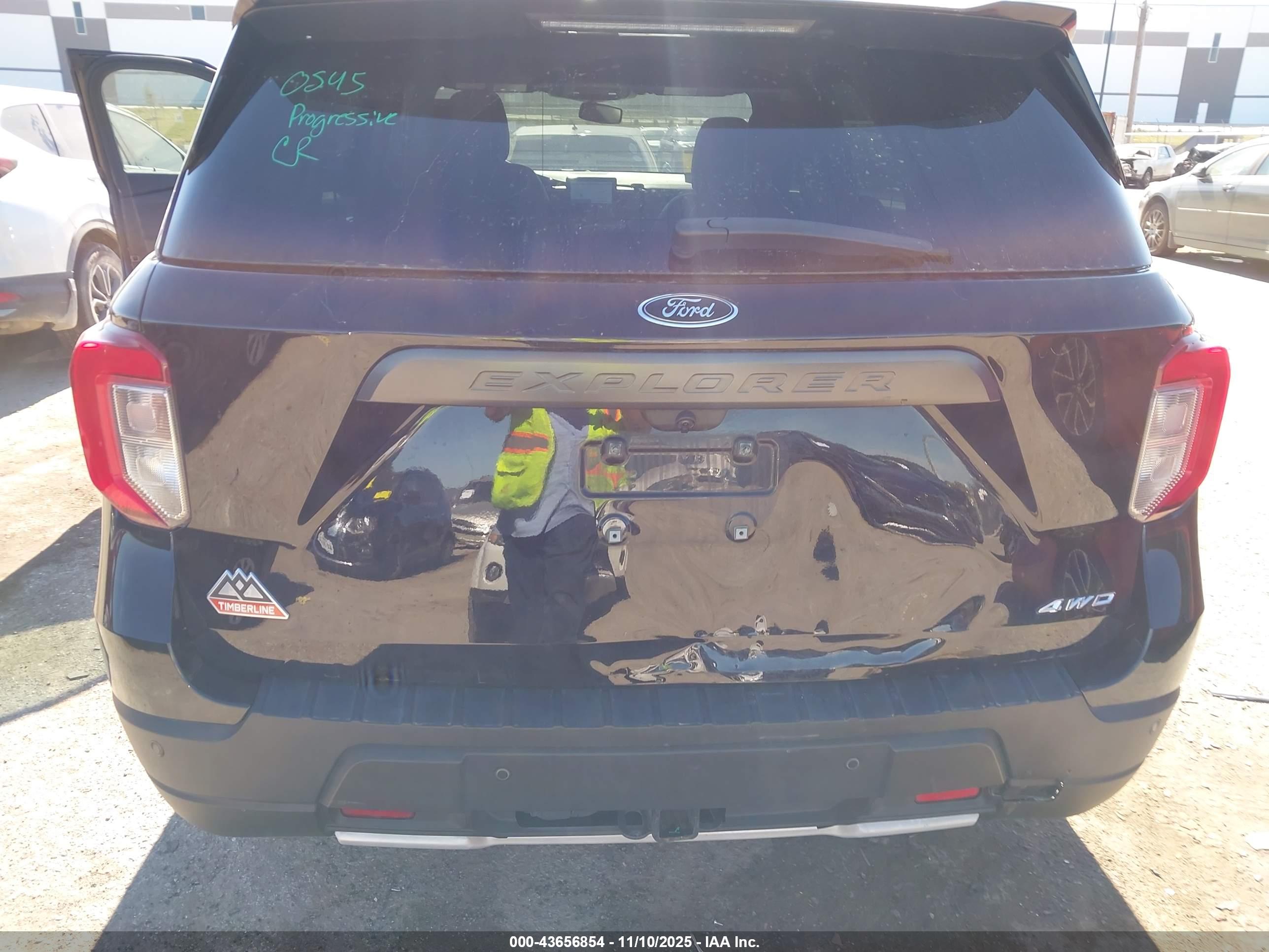FORD EXPLORER image 6