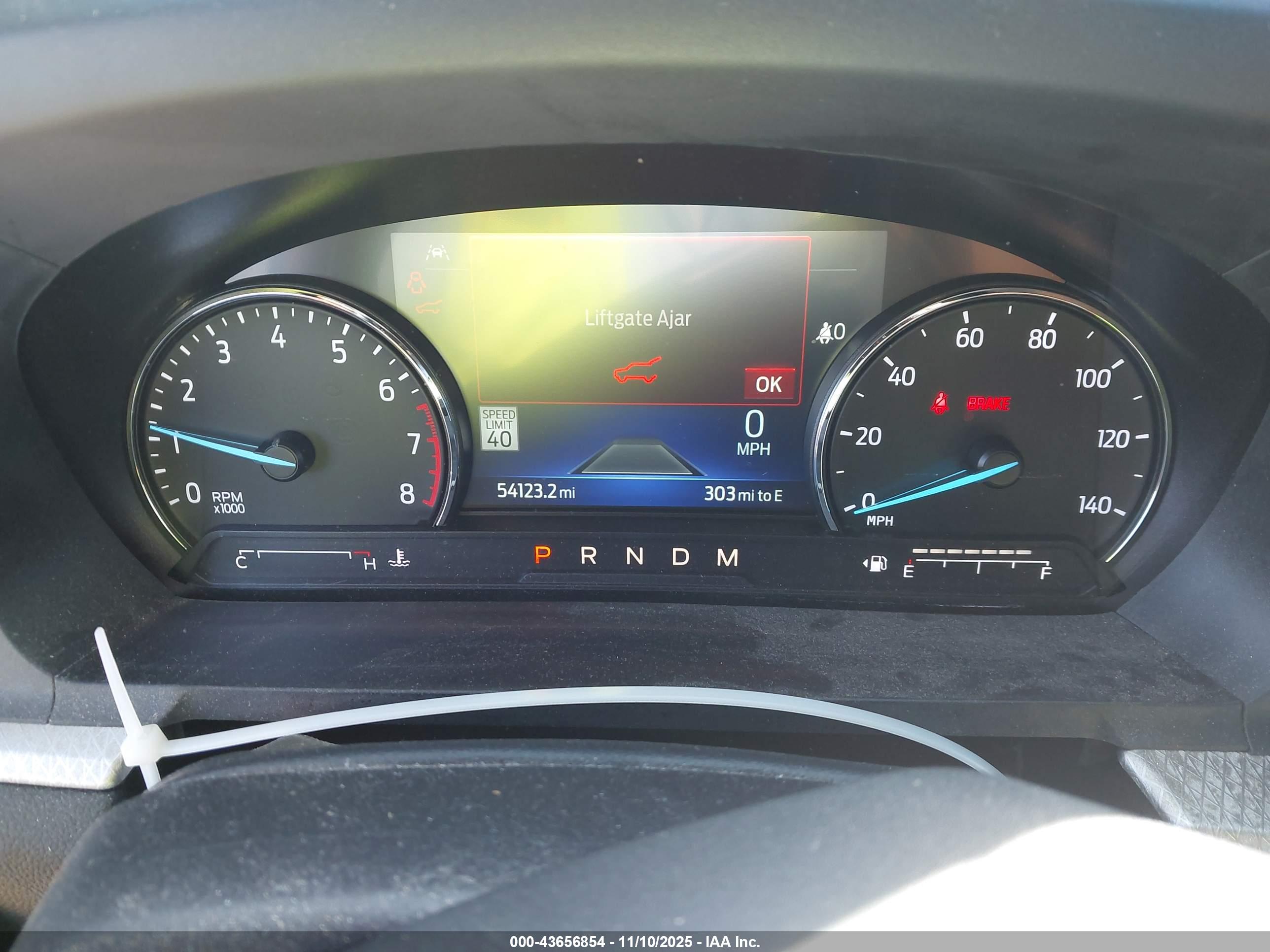 FORD EXPLORER image 7
